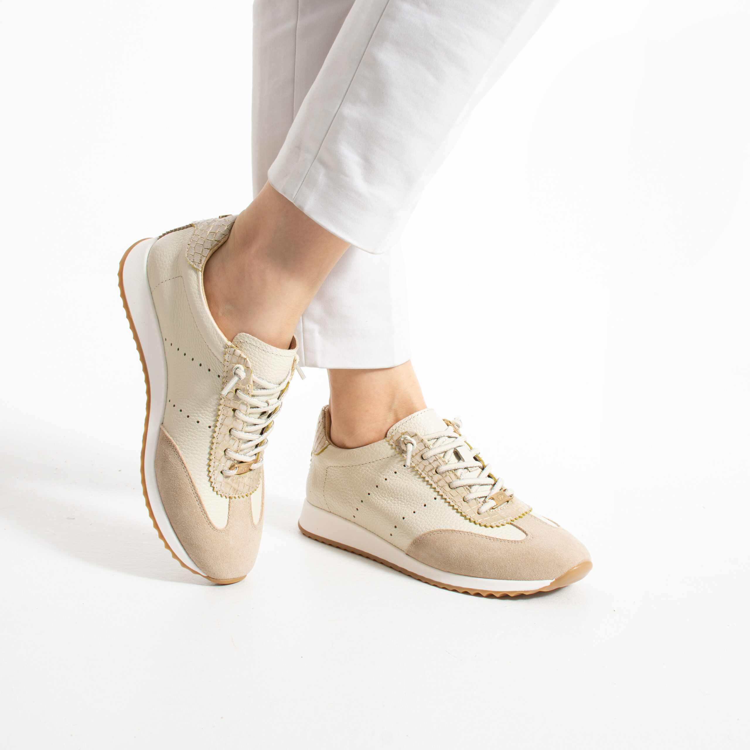 Pantofi sport damă bej din piele naturală Halima Pantofi sport damă bej din piele naturală Halima