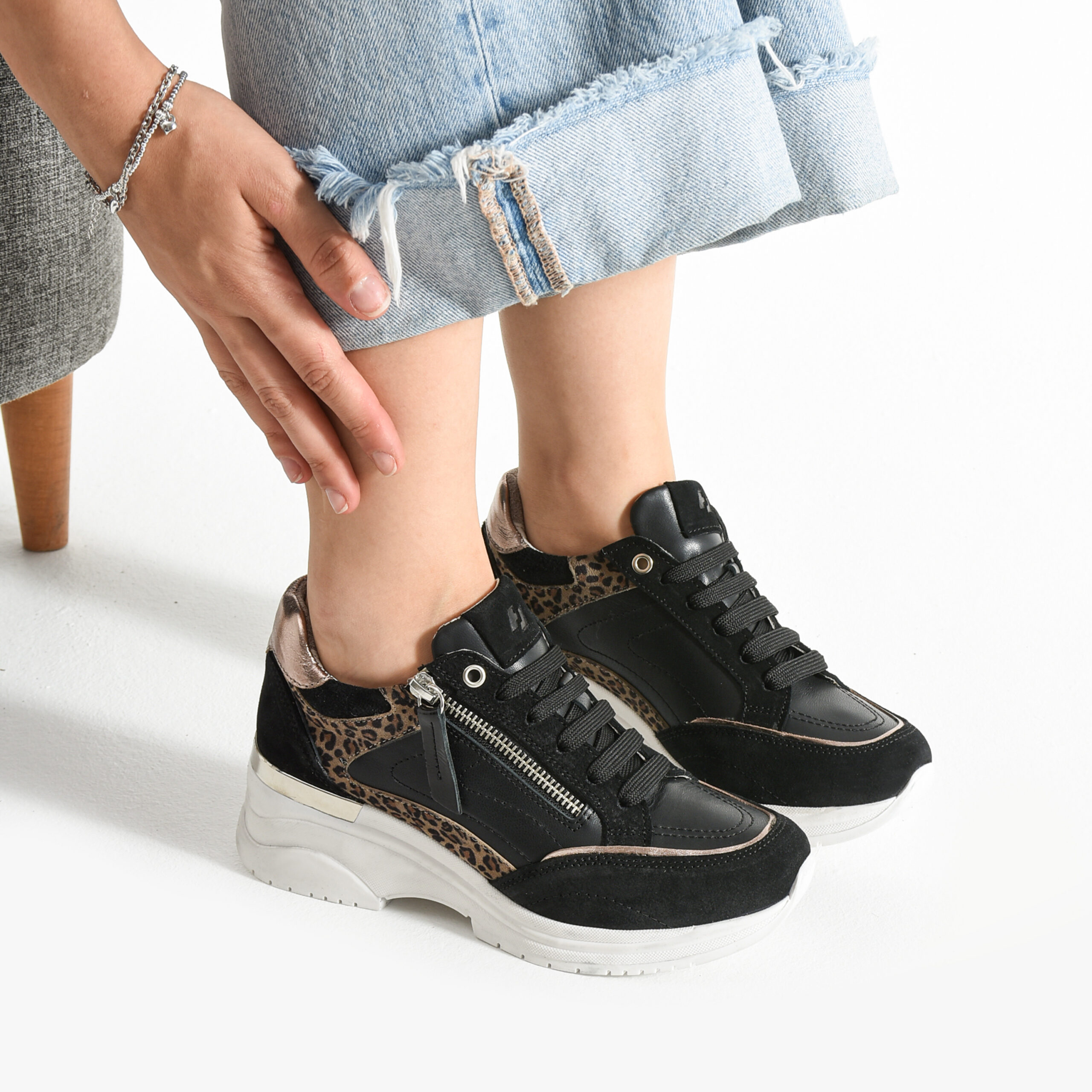 Sneakers de damă negri din piele naturală pe platformă Luxor Sneakers de damă negri din piele naturală pe platformă Luxor