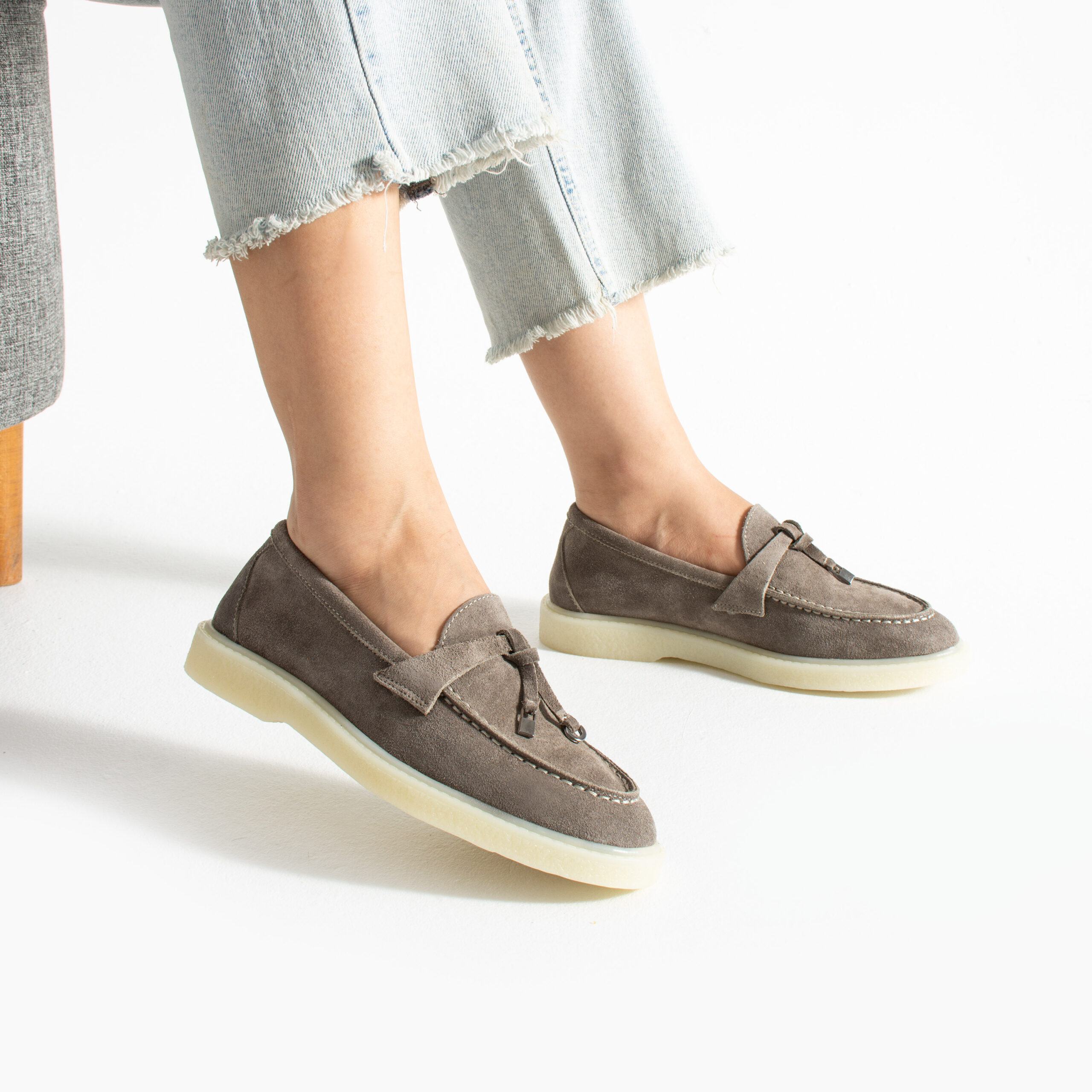 Mocasini de damă maro din piele întoarsă naturală Mombasa Mocasini de damă maro din piele întoarsă naturală Mombasa
