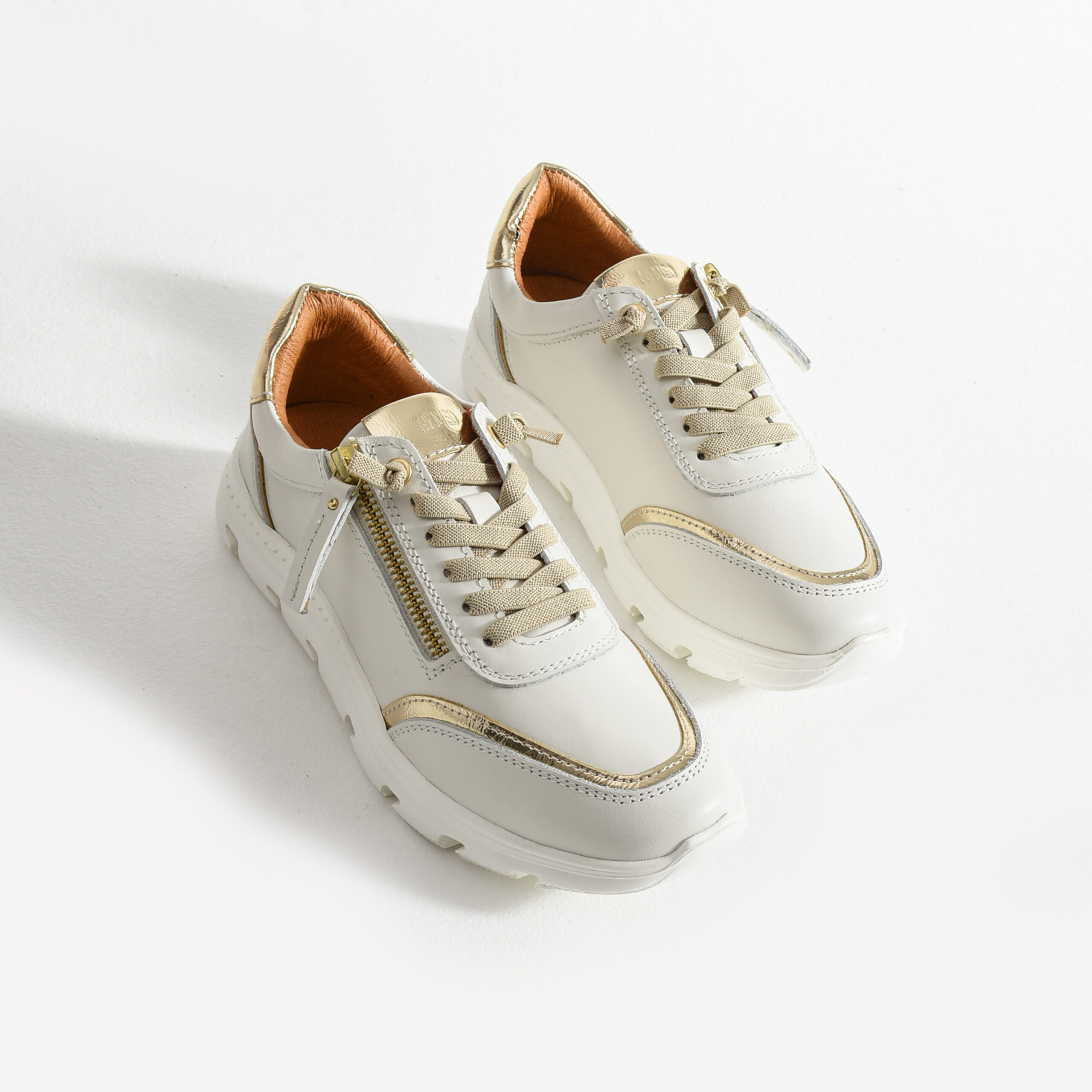 Pantofi sport albi din piele naturală Kumasi Pantofi sport albi din piele naturală Kumasi