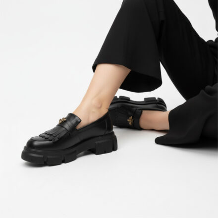 Mocasini de damă negri din piele naturală cu talpă masivă Kush Mocasini de damă negri din piele naturală cu talpă masivă Kush