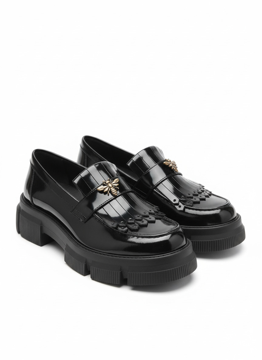 Mocasini de damă negri lăcuiți din piele naturală cu talpă masivă Kush Mocasini de damă negri lăcuiți din piele naturală cu talpă masivă Kush