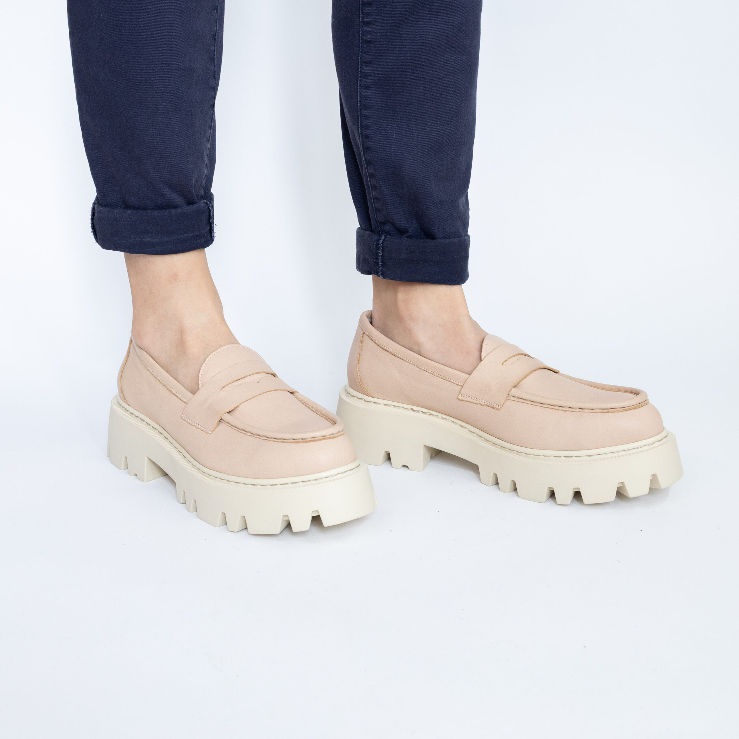 Mocasini damă roz deschis din piele naturală Claudia Sabina Mocasini damă roz deschis din piele naturală Claudia Sabina