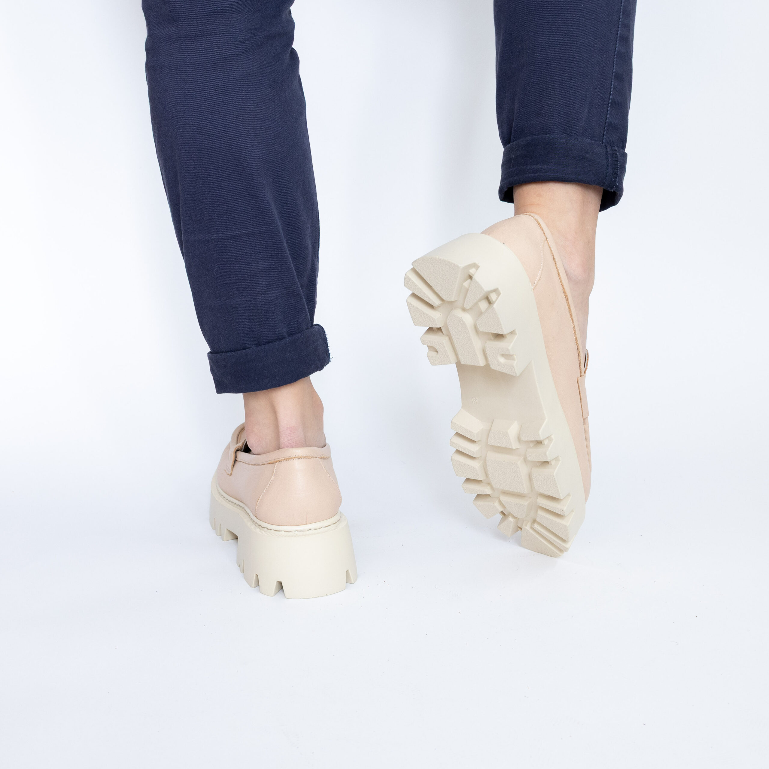 Mocasini damă roz deschis din piele naturală Claudia Sabina Mocasini damă roz deschis din piele naturală Claudia Sabina