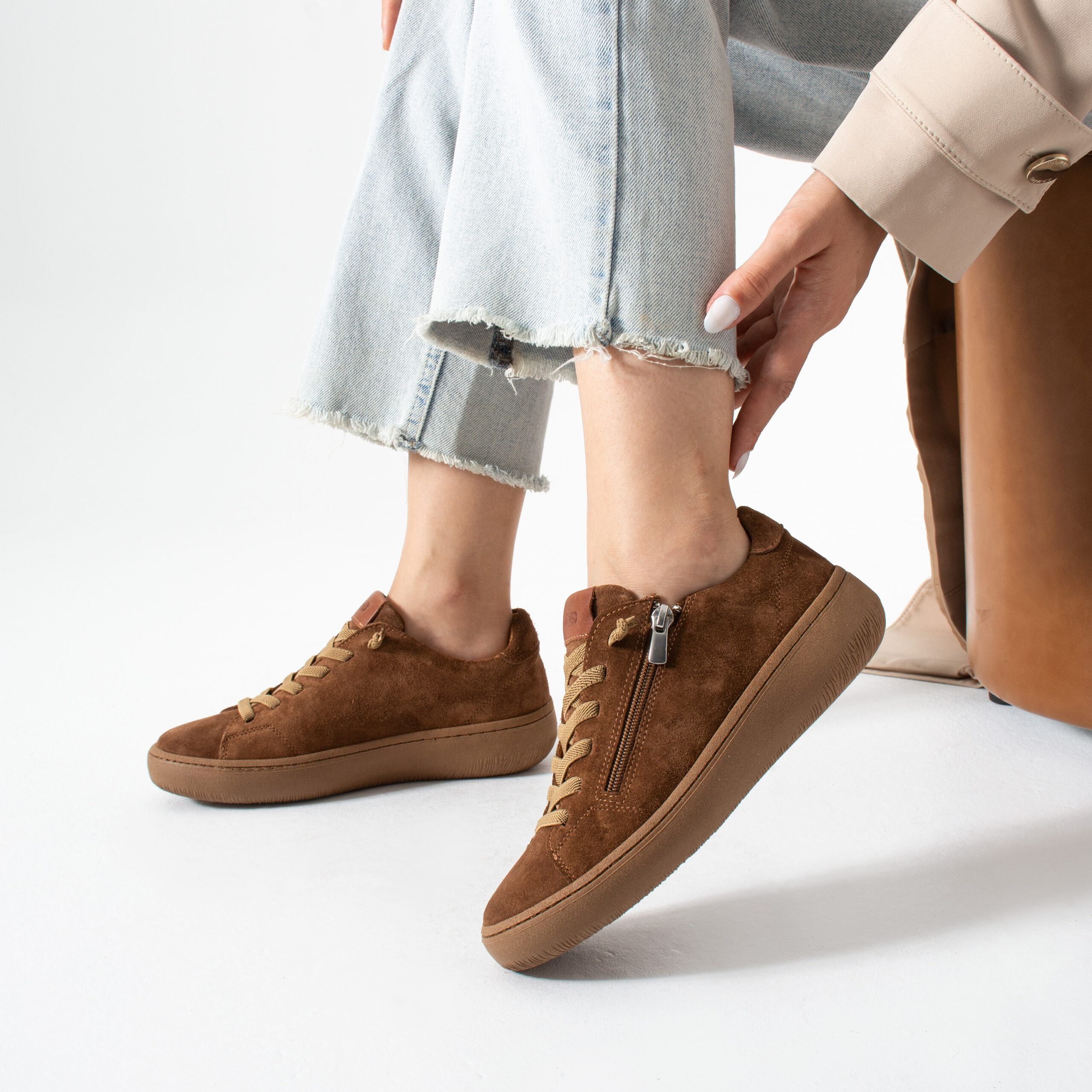 Pantofi sport de damă maro din piele întoarsă naturală Gao Pantofi sport de damă maro din piele întoarsă naturală Gao