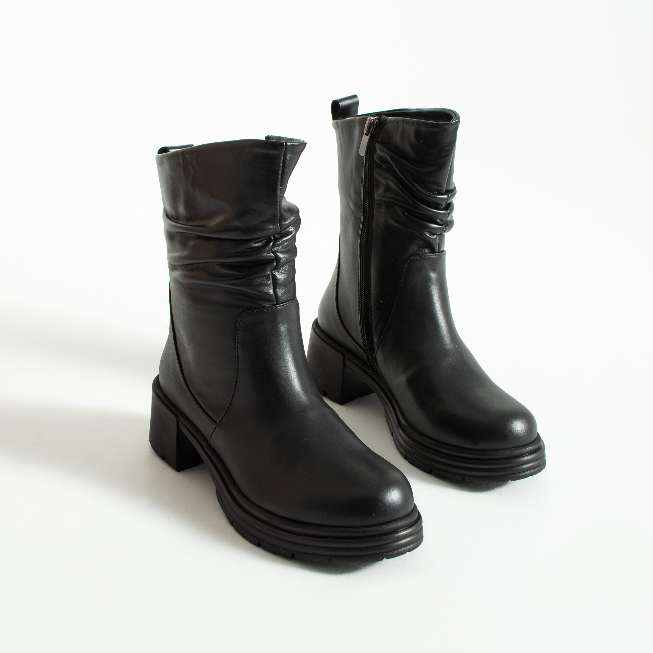 Botine negre din piele naturală cu toc Tiana Botine negre din piele naturală cu toc Tiana