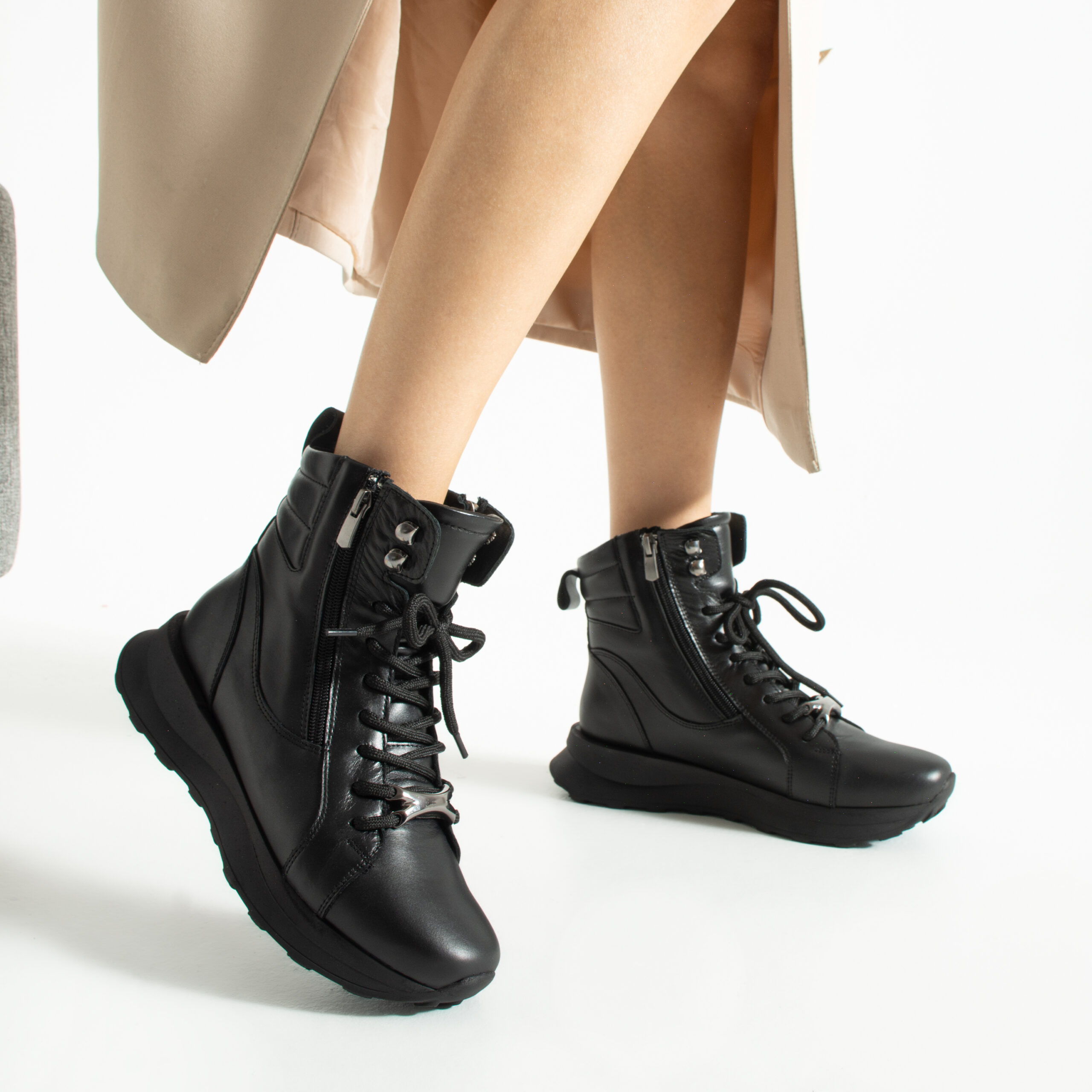 Botine sport negre din piele naturală cu fermoar Chantelle Botine sport negre din piele naturală cu fermoar Chantelle