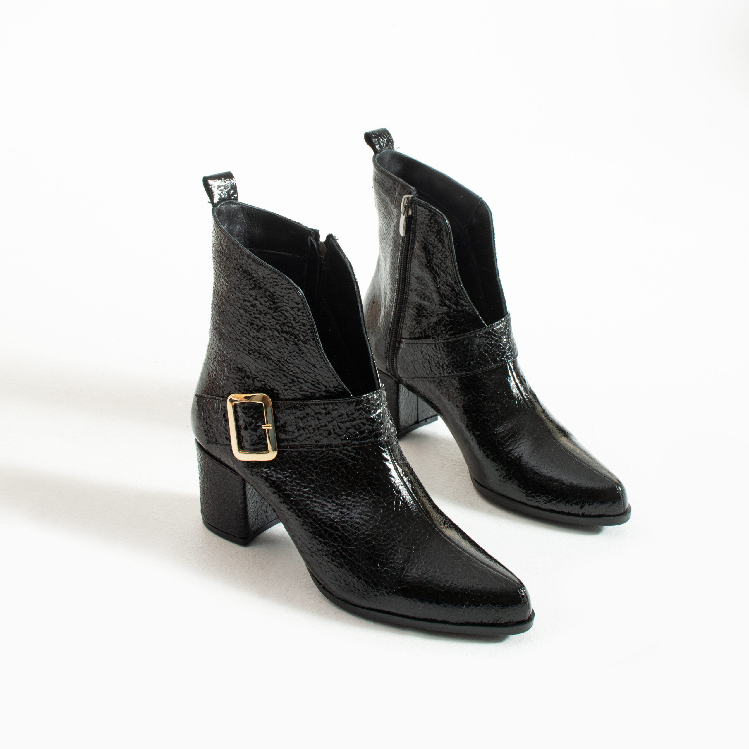 Botine de damă negre lăcuite cu toc din piele naturală Cara Botine de damă negre lăcuite cu toc din piele naturală Cara
