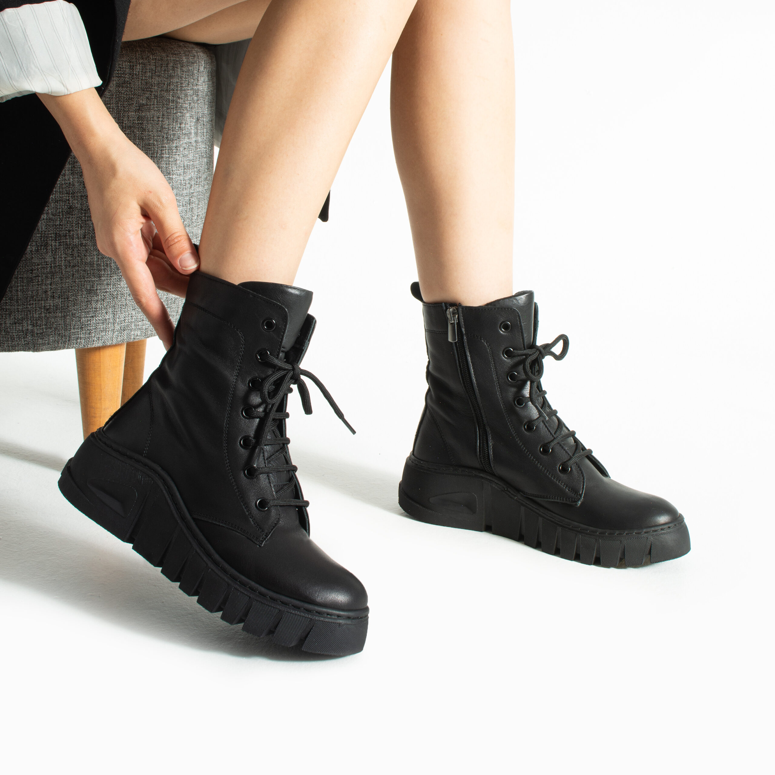 Botine sport negre din piele naturală Amara Botine sport negre din piele naturală Amara