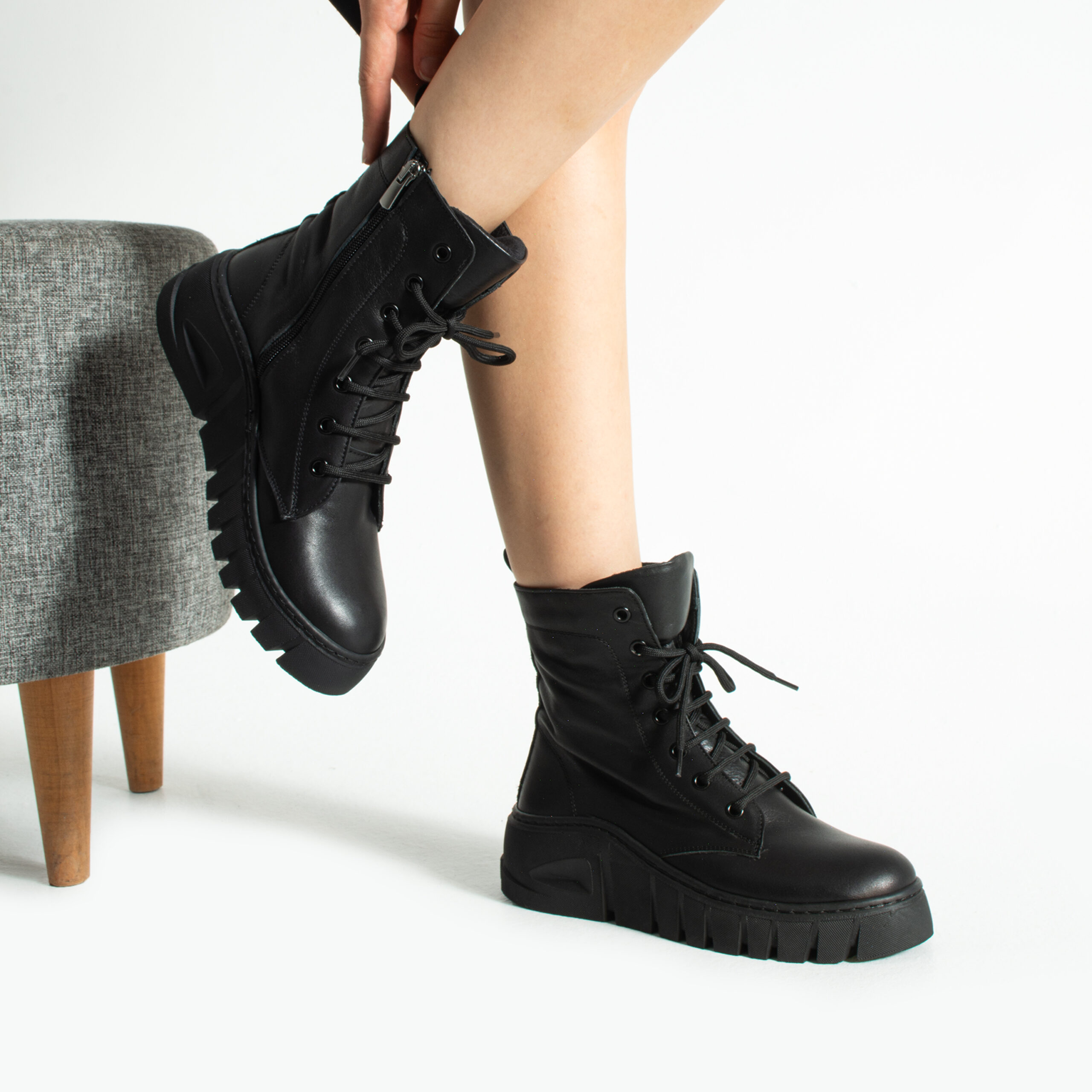 Botine sport negre din piele naturală Amara Botine sport negre din piele naturală Amara