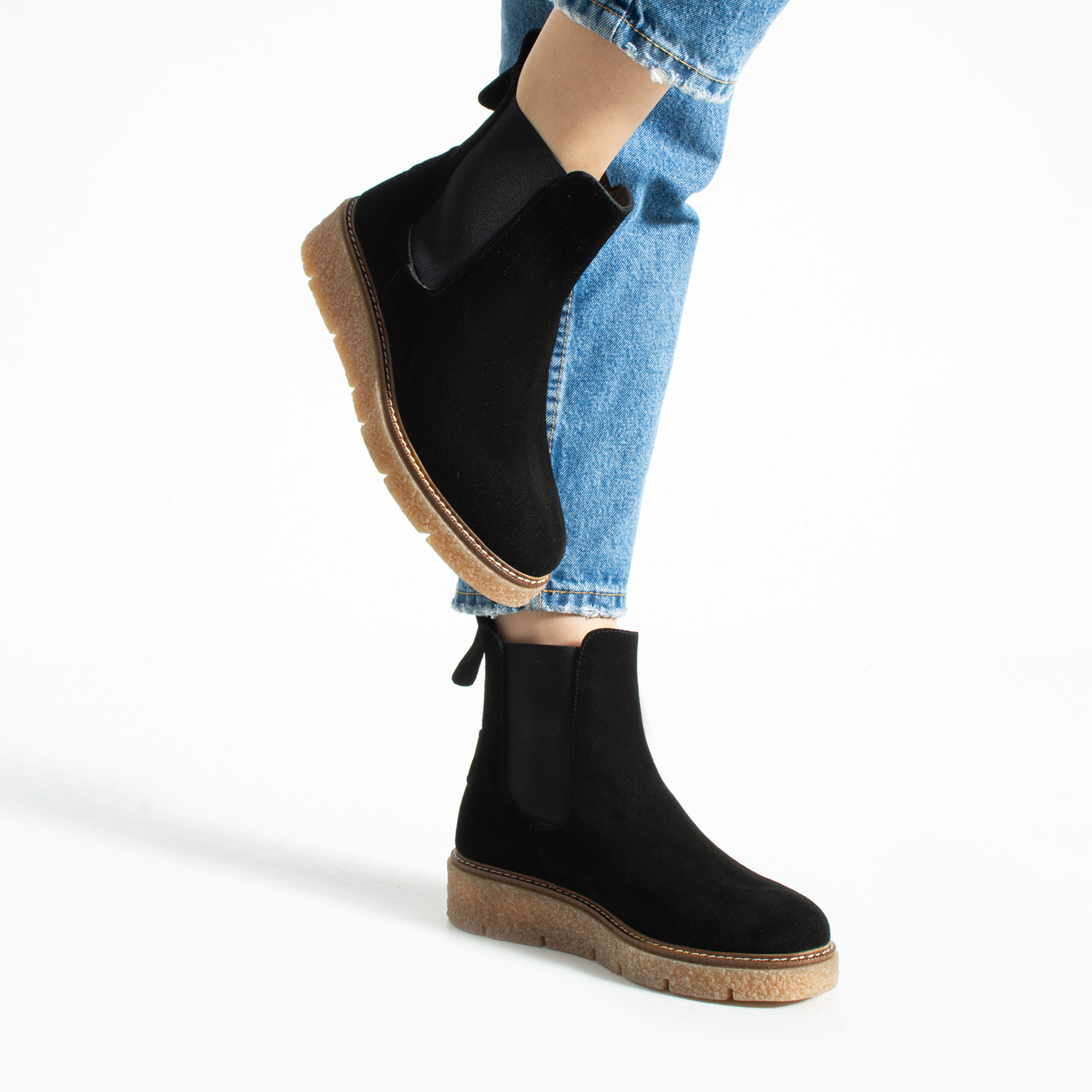 Botine Chelsea negre Tabia din piele întoarsă naturală, cu talpă din cauciuc Botine Chelsea negre Tabia din piele întoarsă naturală, cu talpă din cauciuc