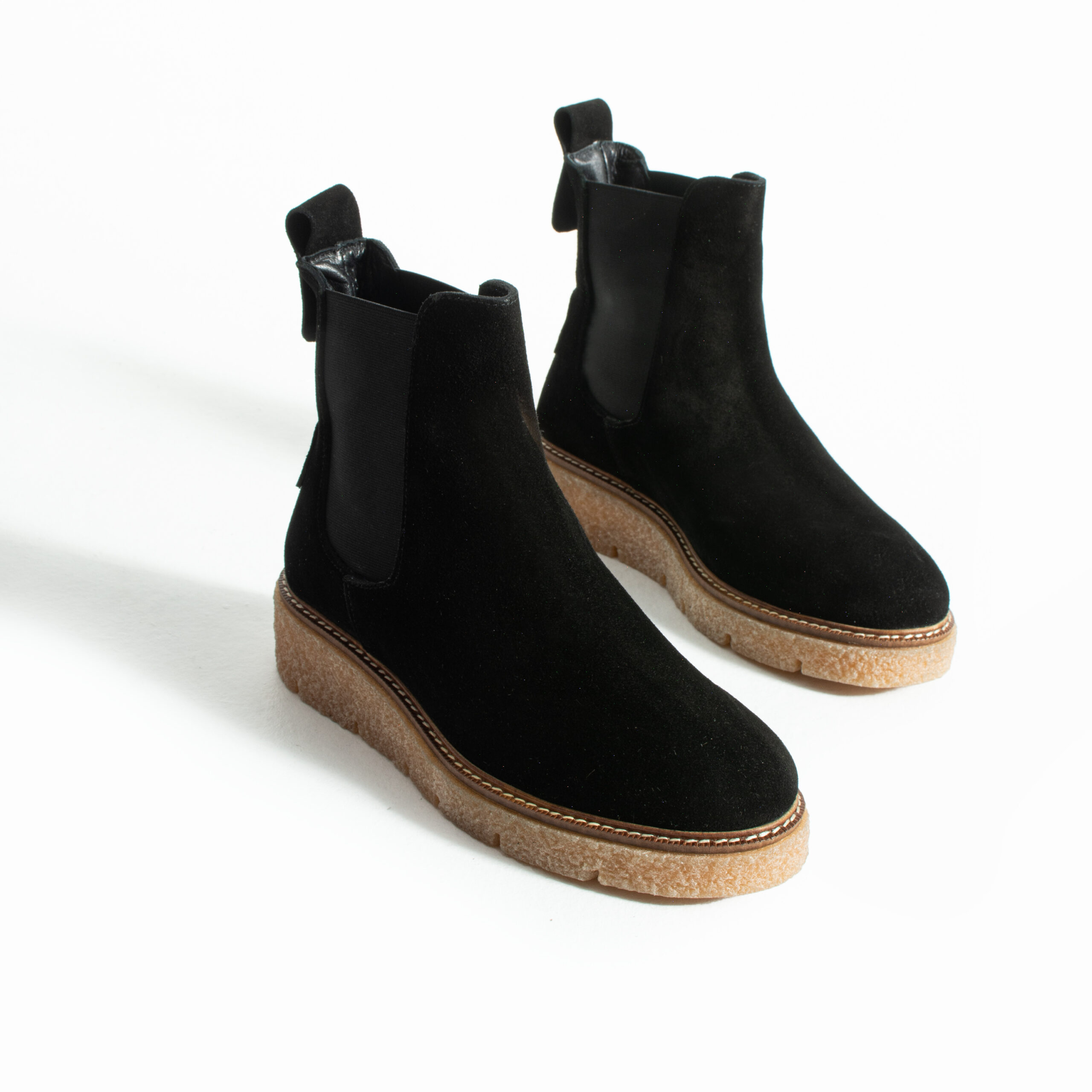Botine Chelsea negre Tabia din piele întoarsă naturală, cu talpă din cauciuc Botine Chelsea negre Tabia din piele întoarsă naturală, cu talpă din cauciuc