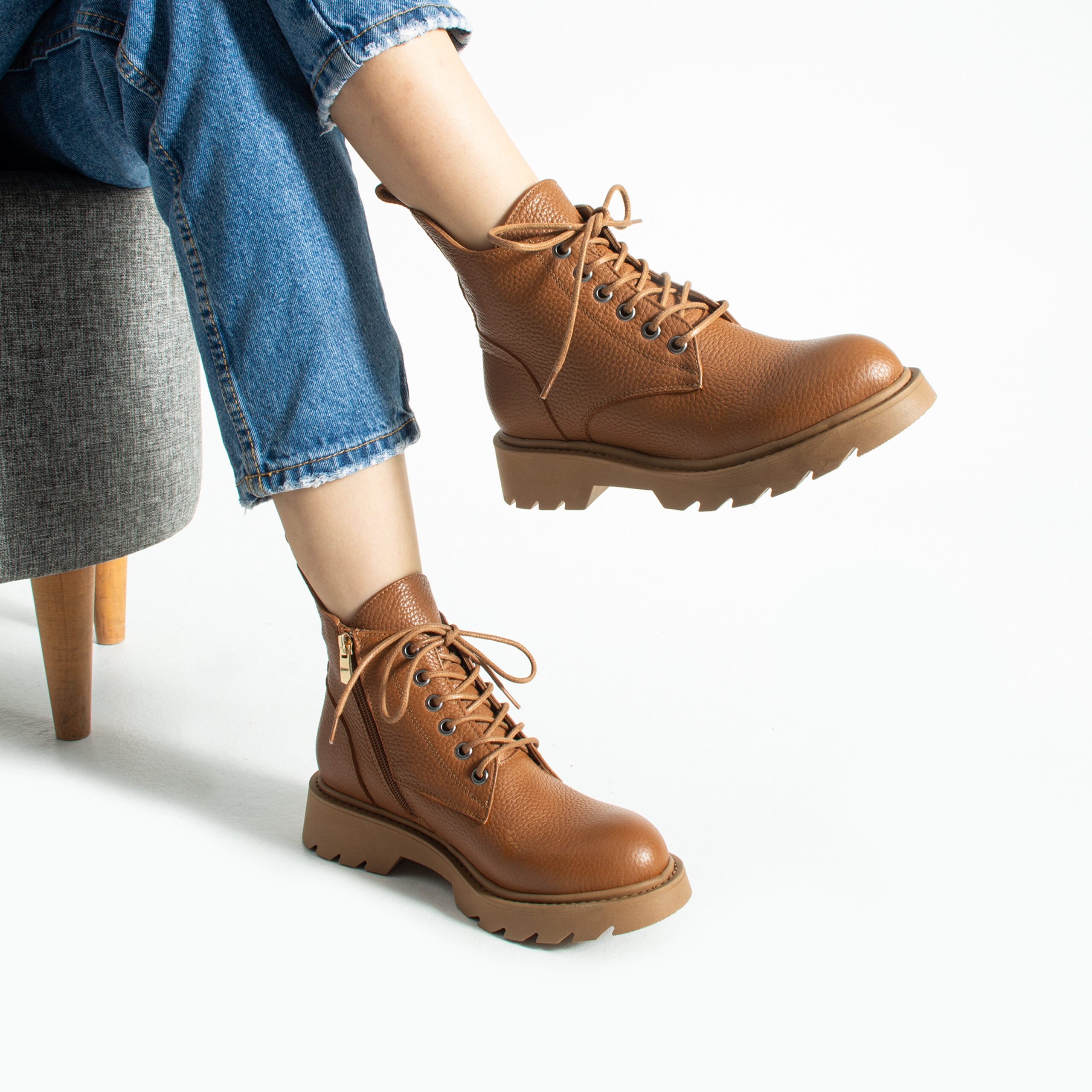 Botine maro din piele naturală cu fermoar și șireturi Lerato Botine maro din piele naturală cu fermoar și șireturi Lerato