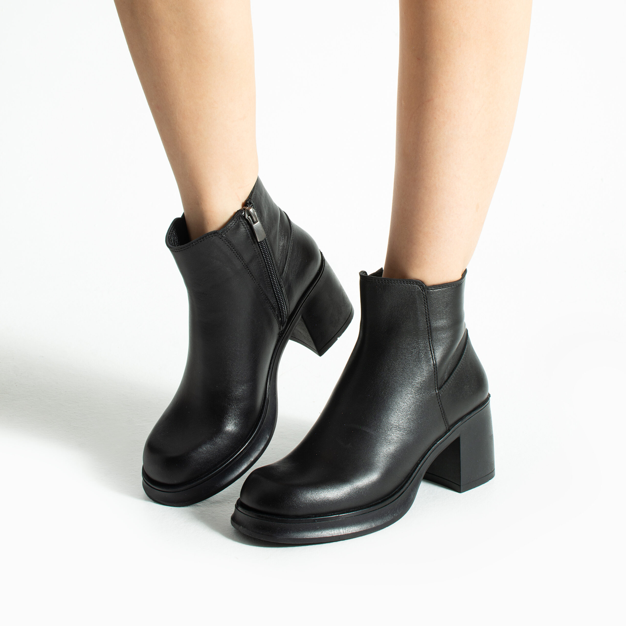 Botine elegante negre din piele naturală, cu toc jos Palesa Botine elegante negre din piele naturală, cu toc jos Palesa