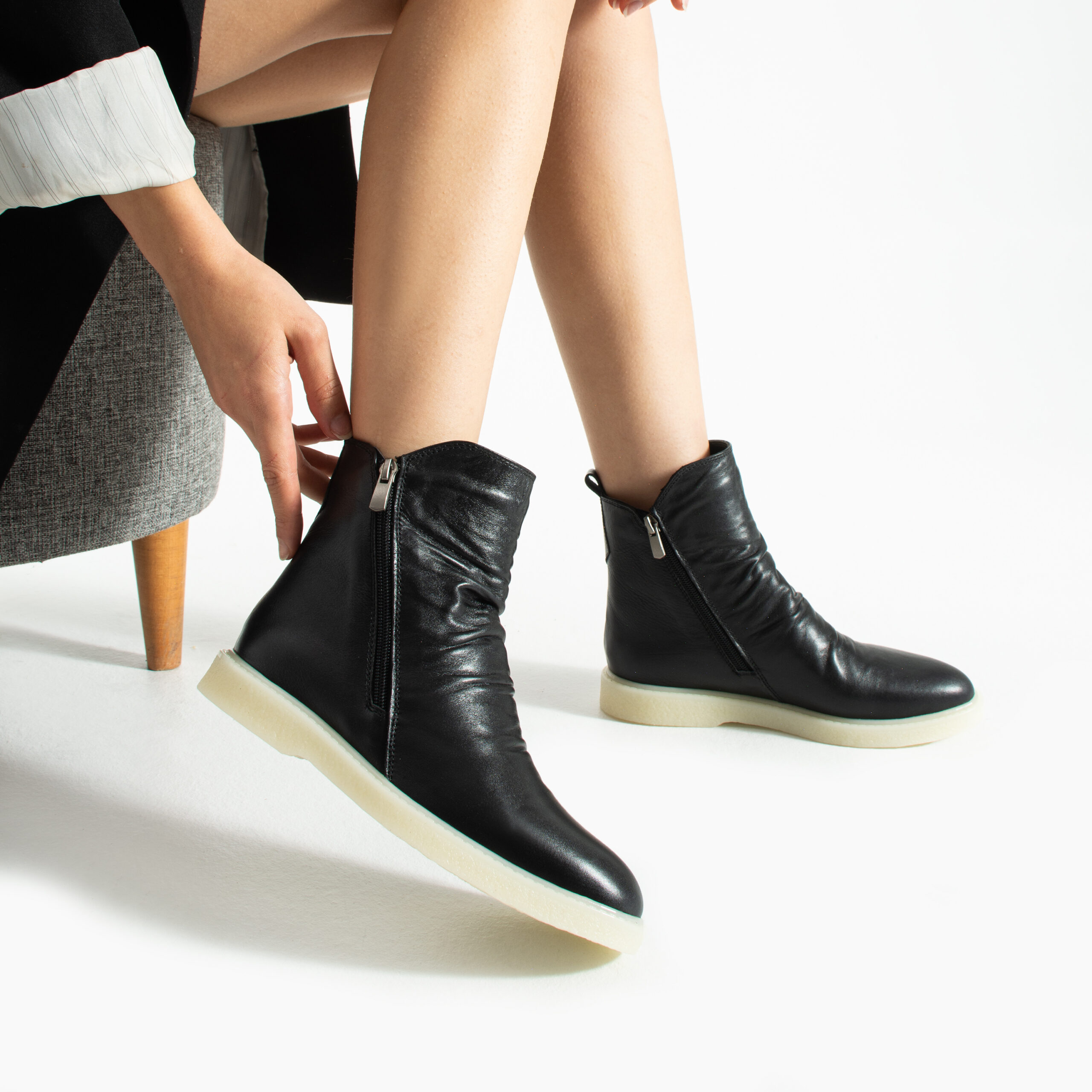 Botine casual negre din piele naturală Elmarie Botine casual negre din piele naturală Elmarie