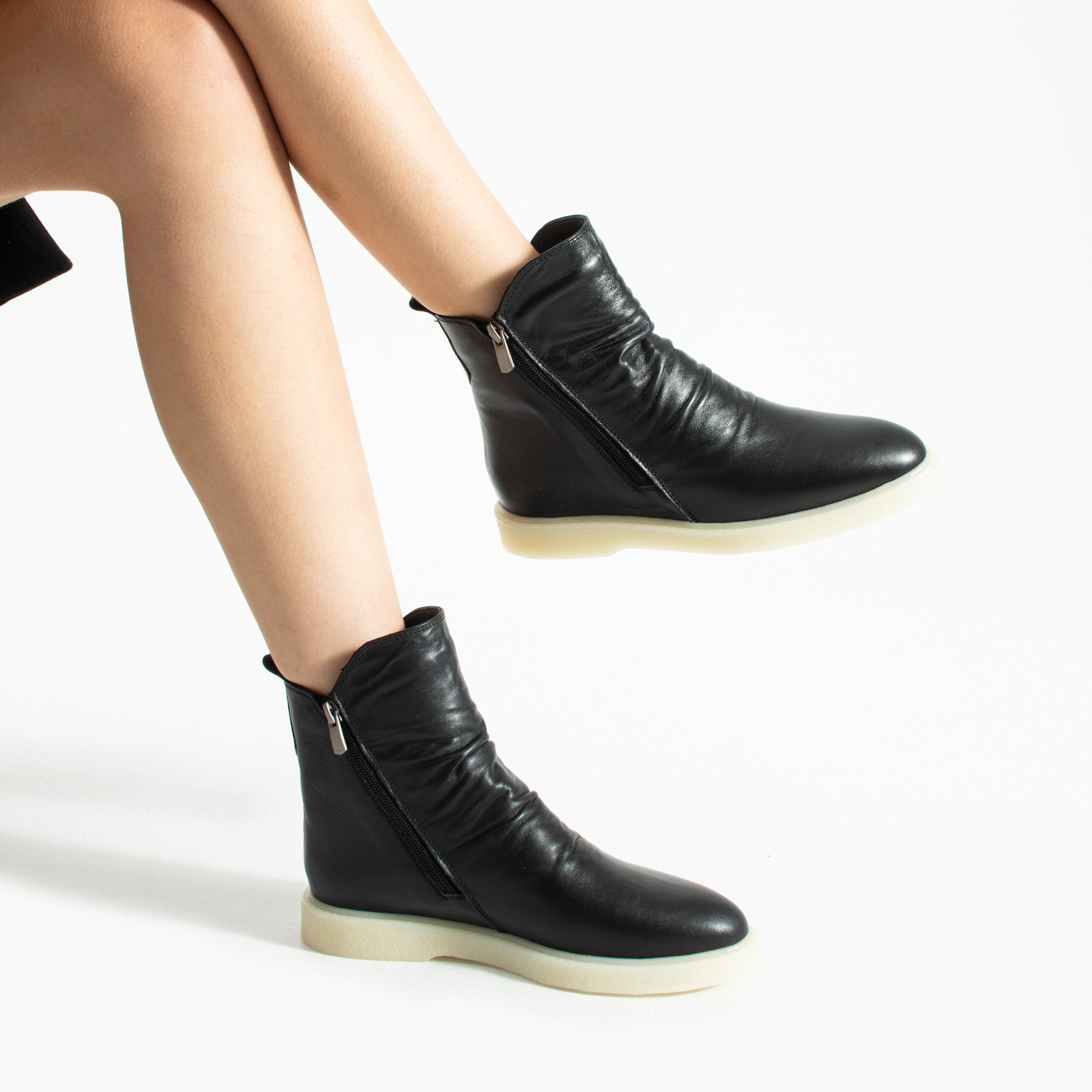 Botine casual negre din piele naturală Elmarie Botine casual negre din piele naturală Elmarie