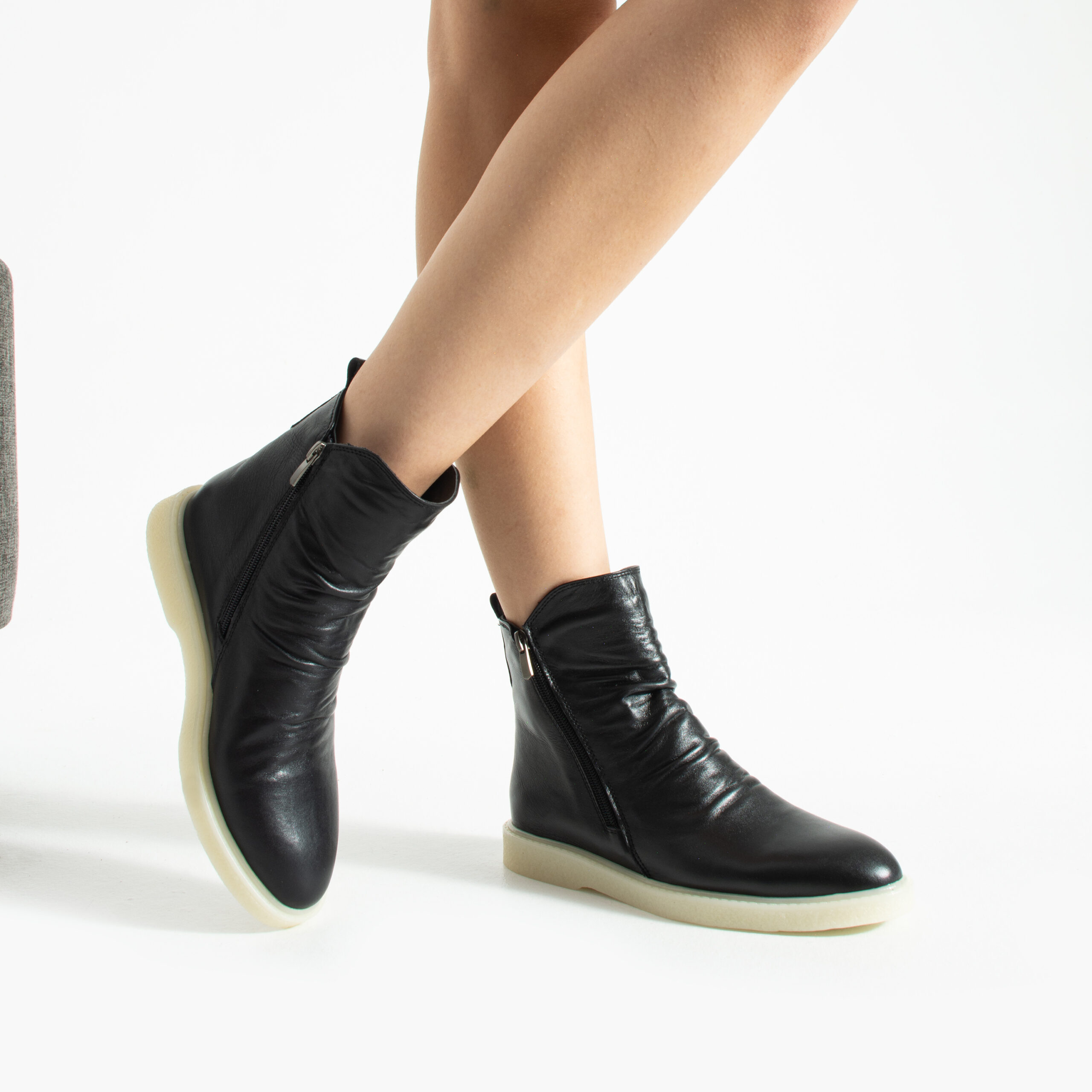 Botine casual negre din piele naturală Elmarie Botine casual negre din piele naturală Elmarie