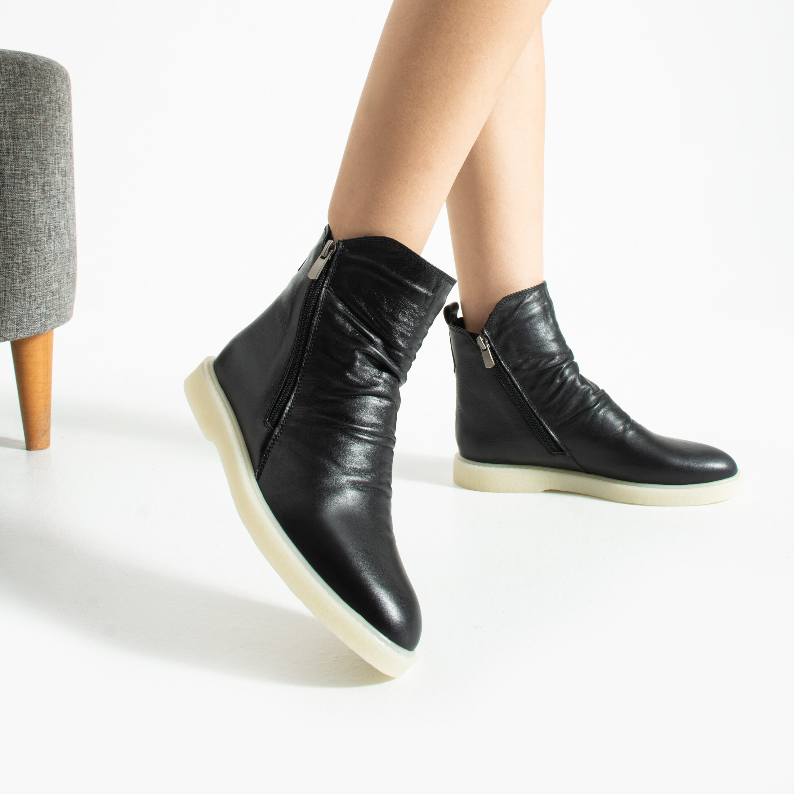 Botine casual negre din piele naturală Elmarie Botine casual negre din piele naturală Elmarie