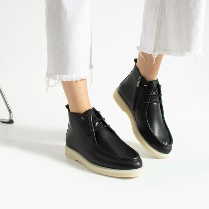 Botine negre din piele naturală cu șireturi Angelica