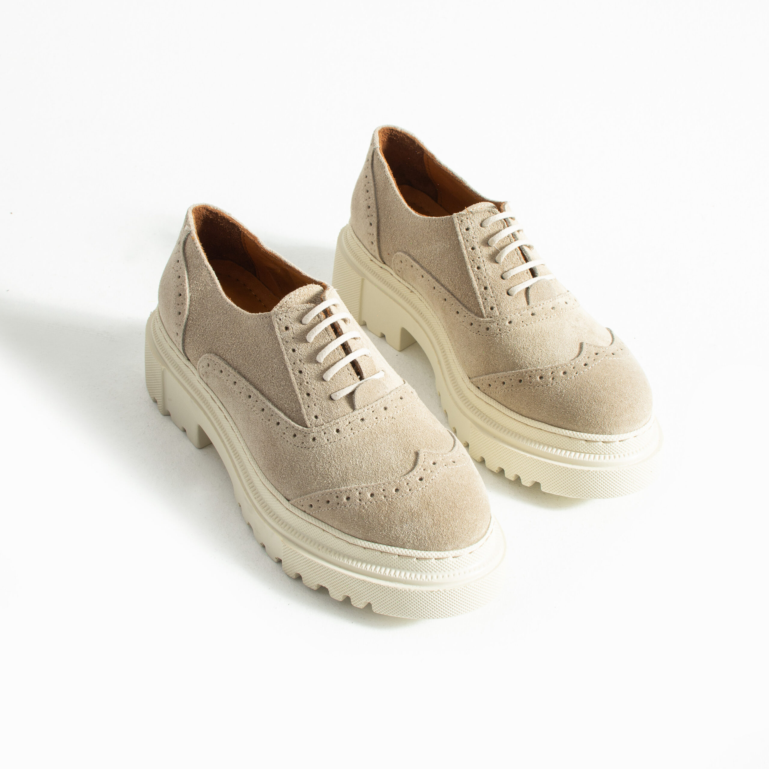 Pantofi oxford de damă bej din piele întoarsă naturală Mia Pantofi oxford de damă bej din piele întoarsă naturală Mia