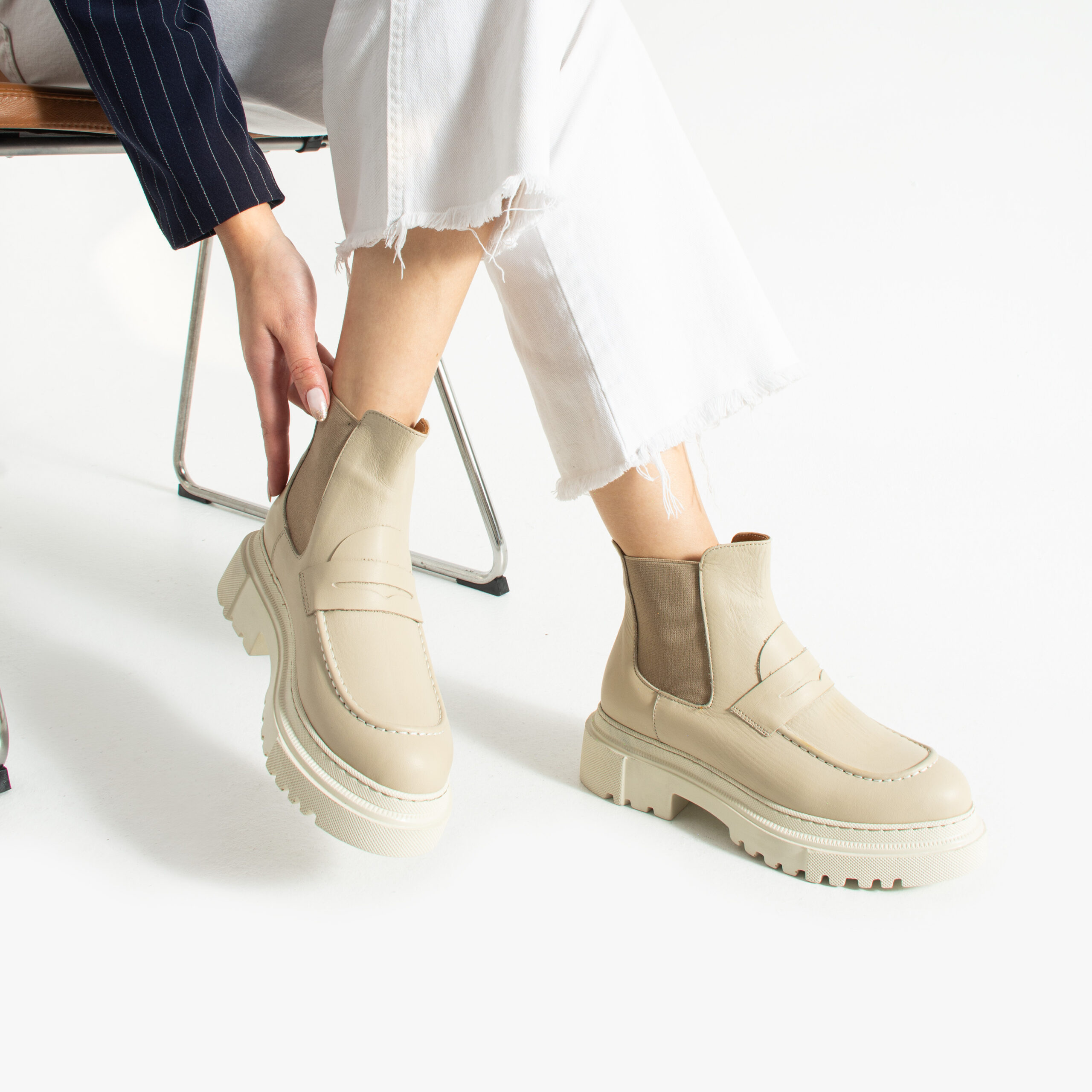 Botine Chelsea damă bej din piele naturală Francesca Botine Chelsea damă bej din piele naturală Francesca