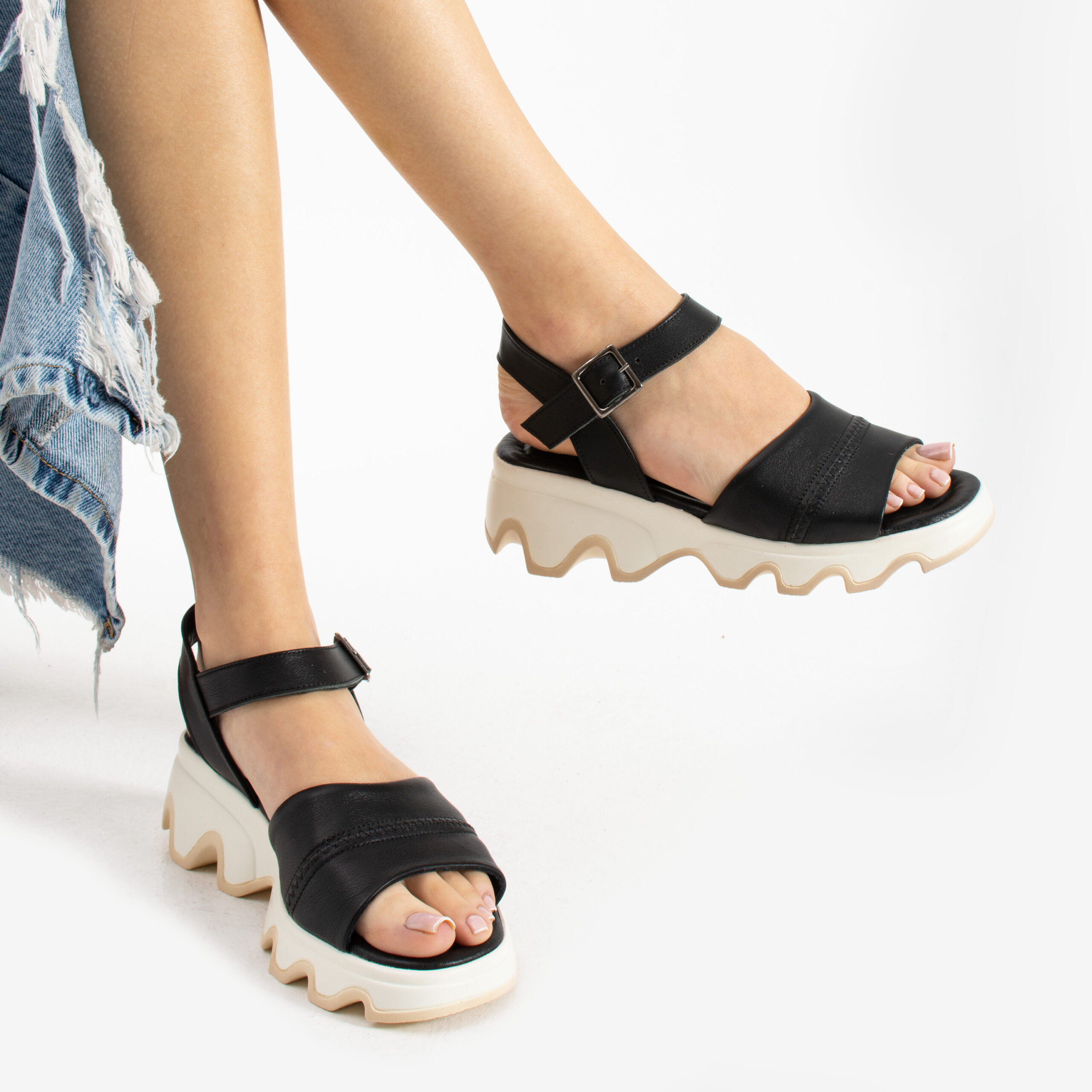 Sandale casual negre de damă din piele naturală Ria Sandale casual negre de damă din piele naturală Ria