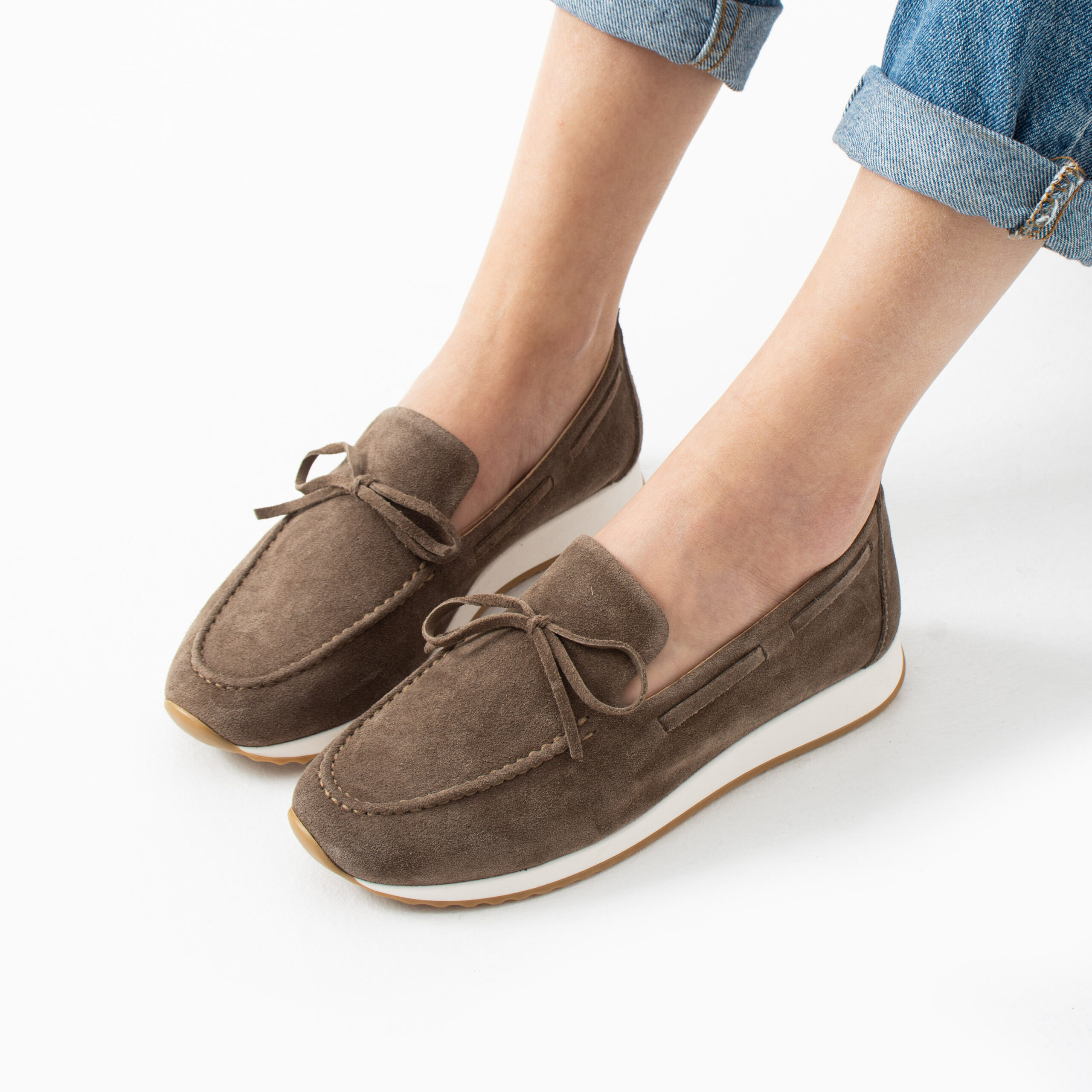 Mocasini casual de damă vizon din piele întoarsă naturală Aisha Mocasini casual de damă vizon din piele întoarsă naturală Aisha