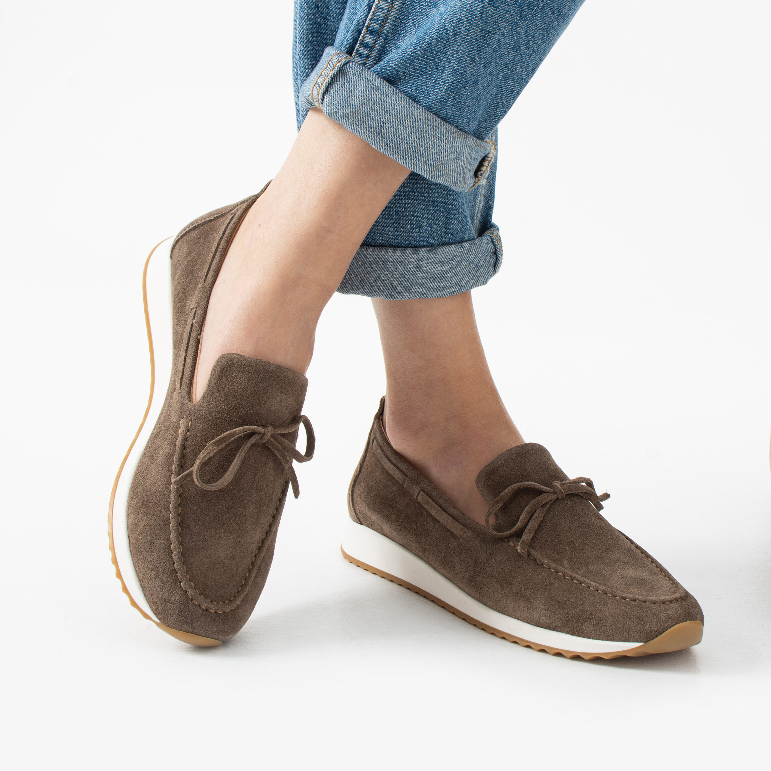Mocasini casual de damă vizon din piele întoarsă naturală Aisha Mocasini casual de damă vizon din piele întoarsă naturală Aisha
