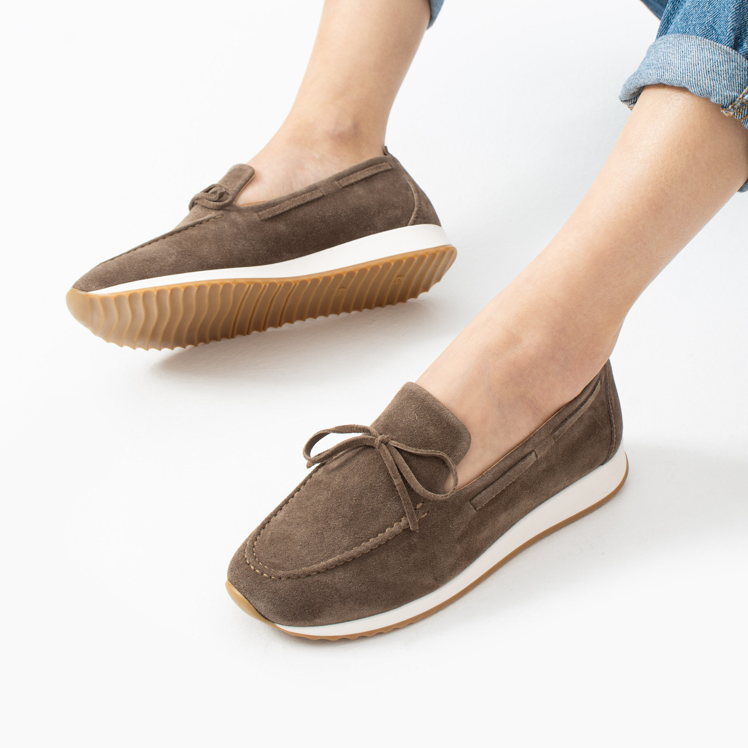 Mocasini casual de damă vizon din piele întoarsă naturală Aisha Mocasini casual de damă vizon din piele întoarsă naturală Aisha