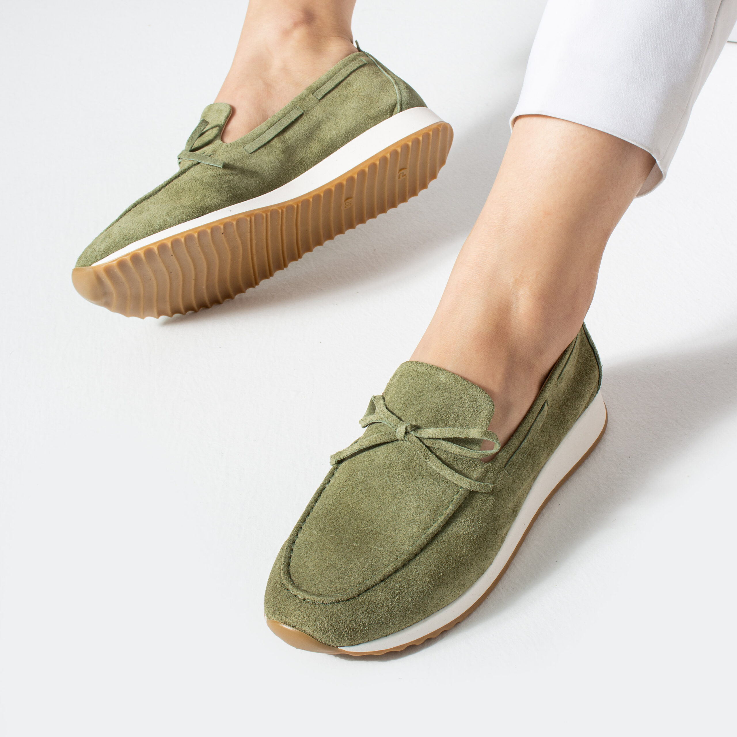 Mocasini casual de damă verzi din piele întoarsă naturală Aisha Mocasini casual de damă verzi din piele întoarsă naturală Aisha