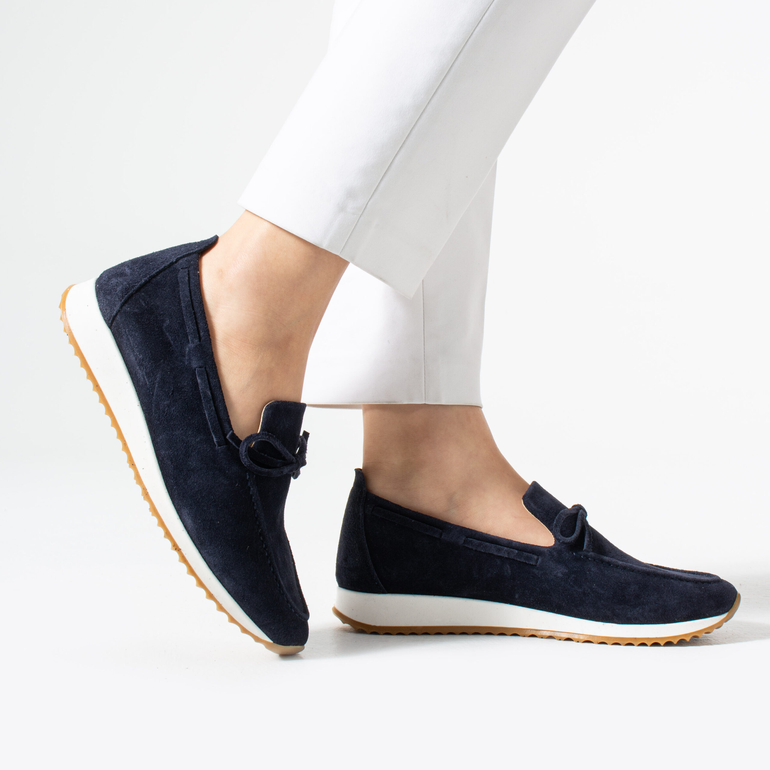 Mocasini casual de damă bleumarin din piele întoarsă naturală Aisha Mocasini casual de damă bleumarin din piele întoarsă naturală Aisha