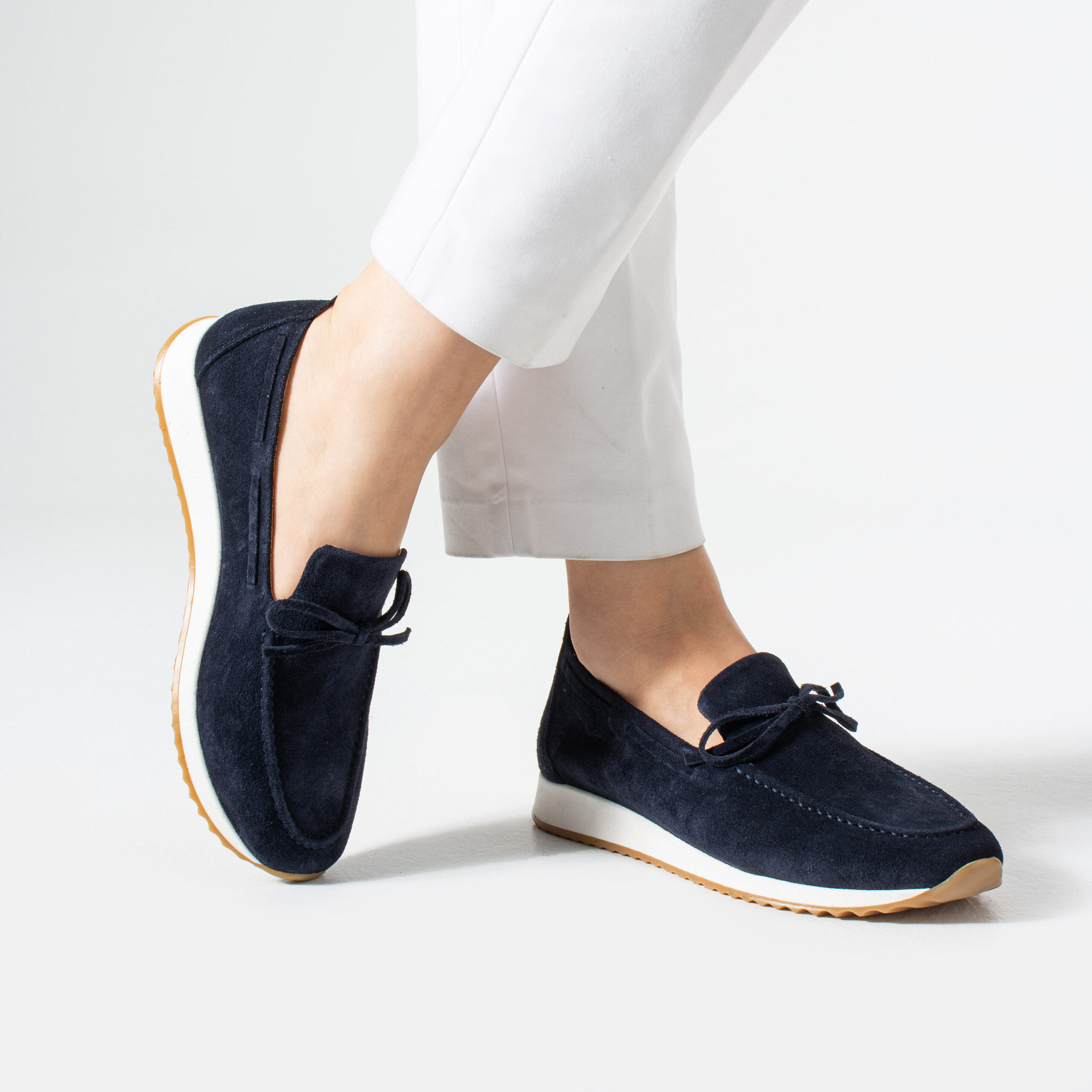 Mocasini casual de damă bleumarin din piele întoarsă naturală Aisha Mocasini casual de damă bleumarin din piele întoarsă naturală Aisha
