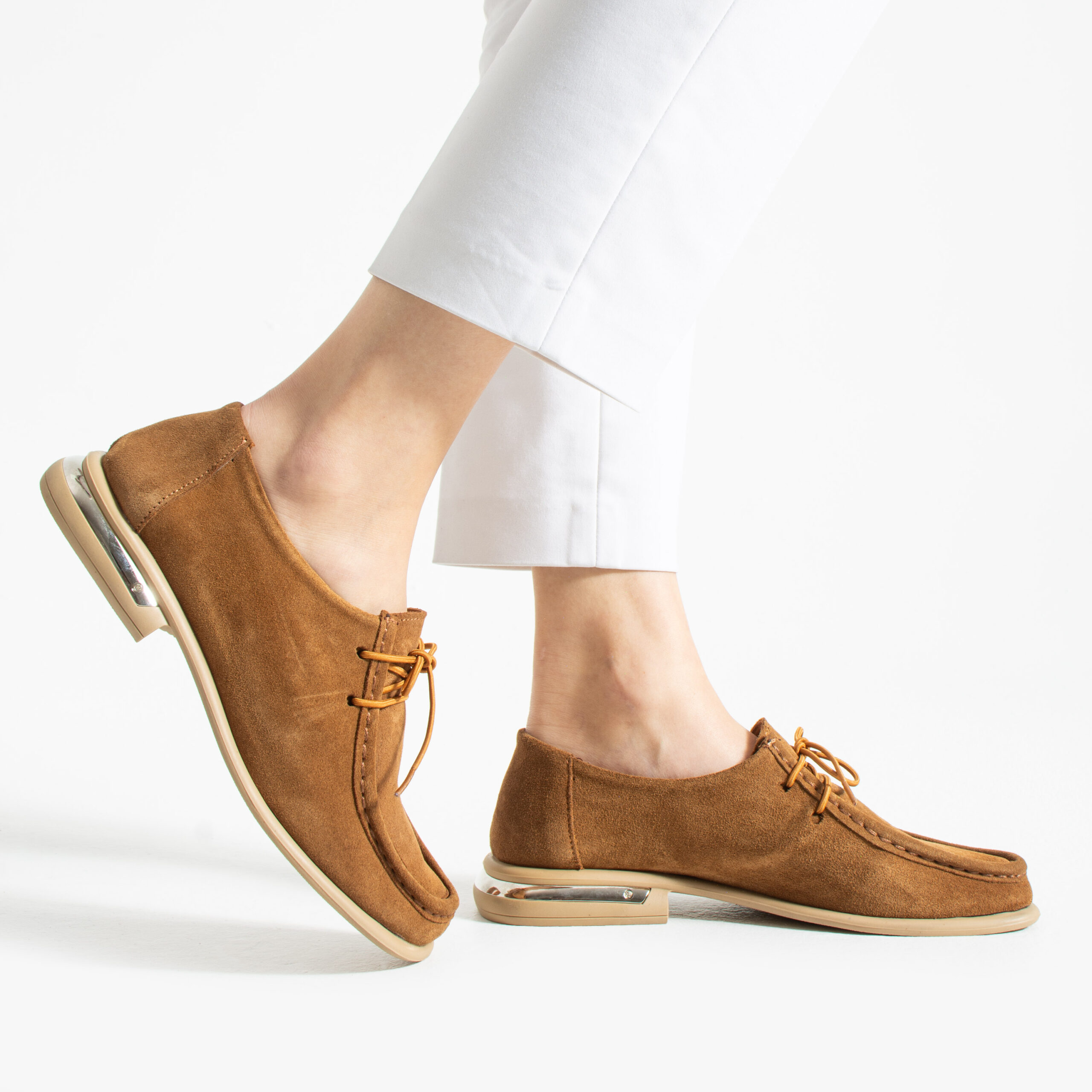 Pantofi casual de damă maro cu șireturi din piele întoarsă naturală Kaya Pantofi casual de damă maro cu șireturi din piele întoarsă naturală Kaya
