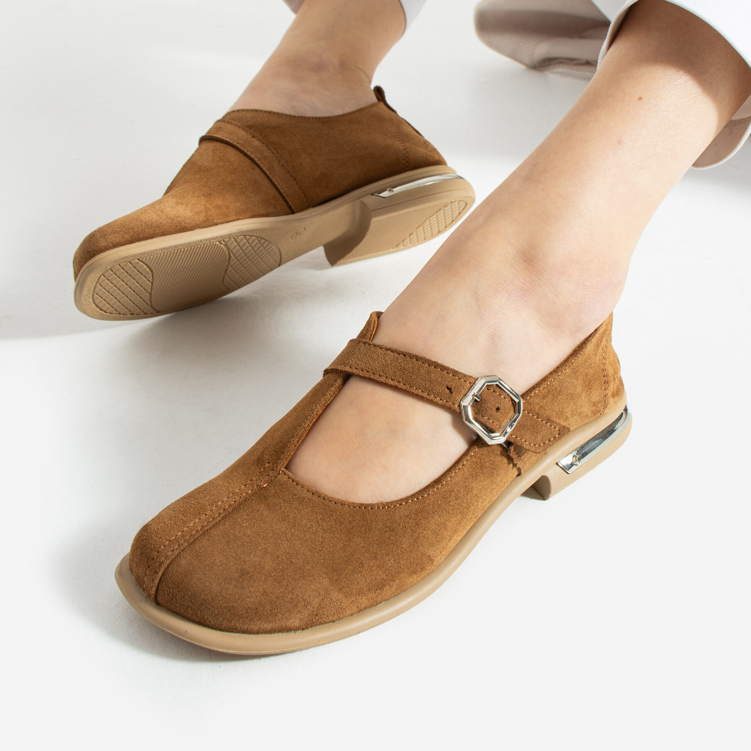 Pantofi Mary Jane maro din piele întoarsă naturală Zahara Pantofi Mary Jane maro din piele întoarsă naturală Zahara
