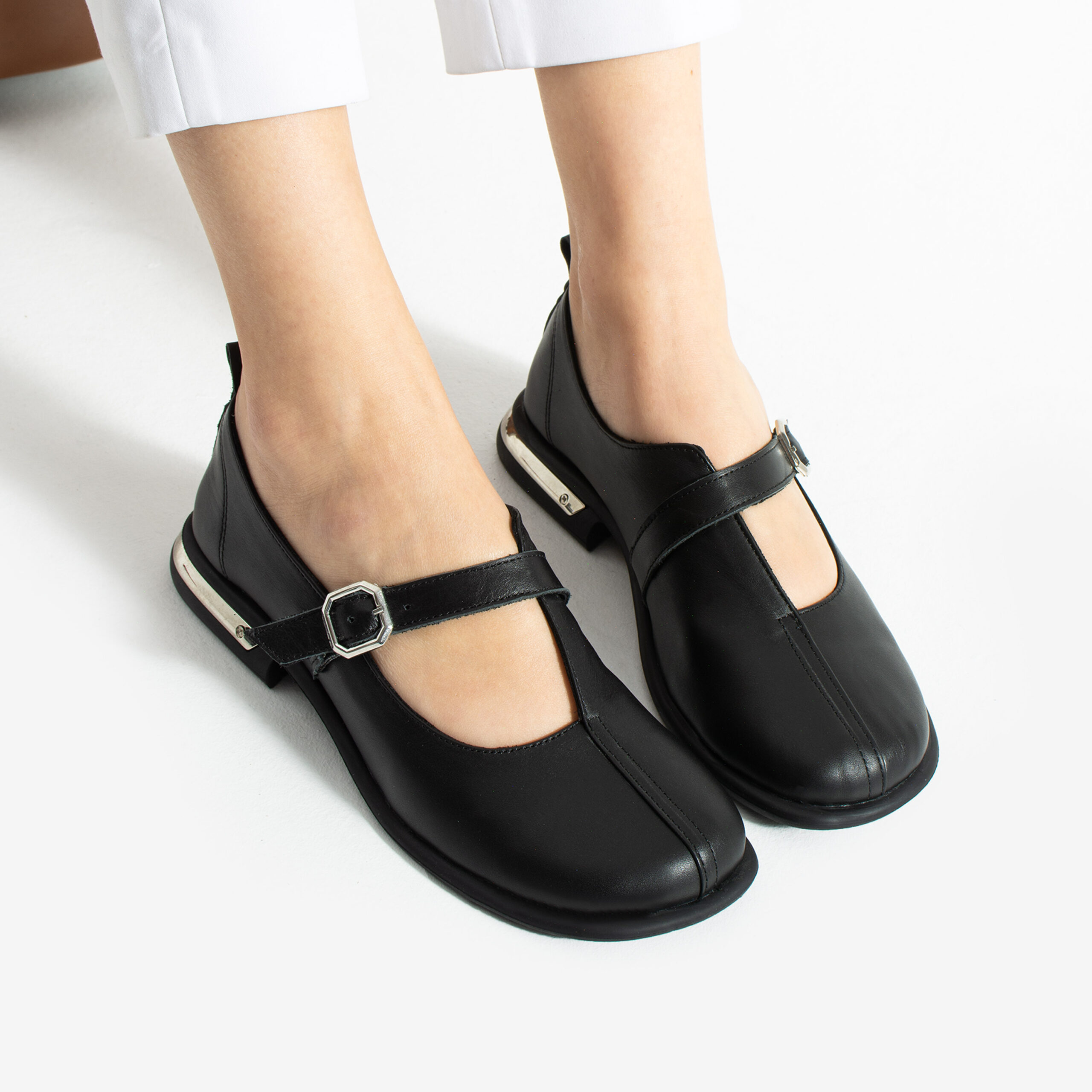 Pantofi Mary Jane decupați de damă negri din piele naturală Zahara Pantofi Mary Jane decupați de damă negri din piele naturală Zahara
