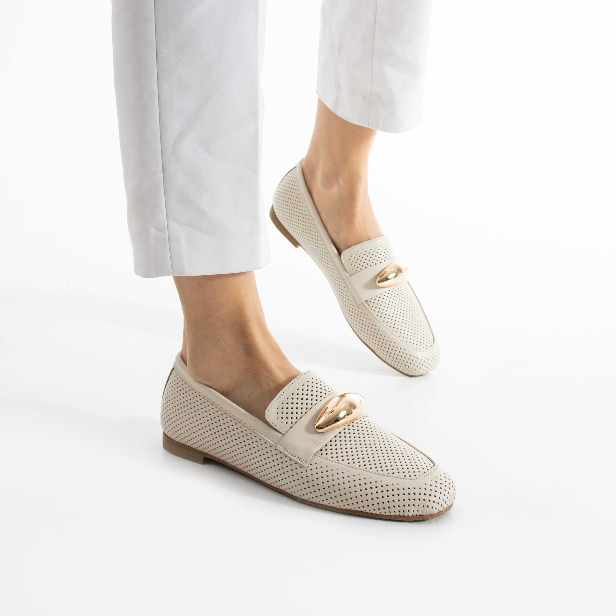 Mocasini de damă bej din piele naturală Nella Mocasini de damă bej din piele naturală Nella