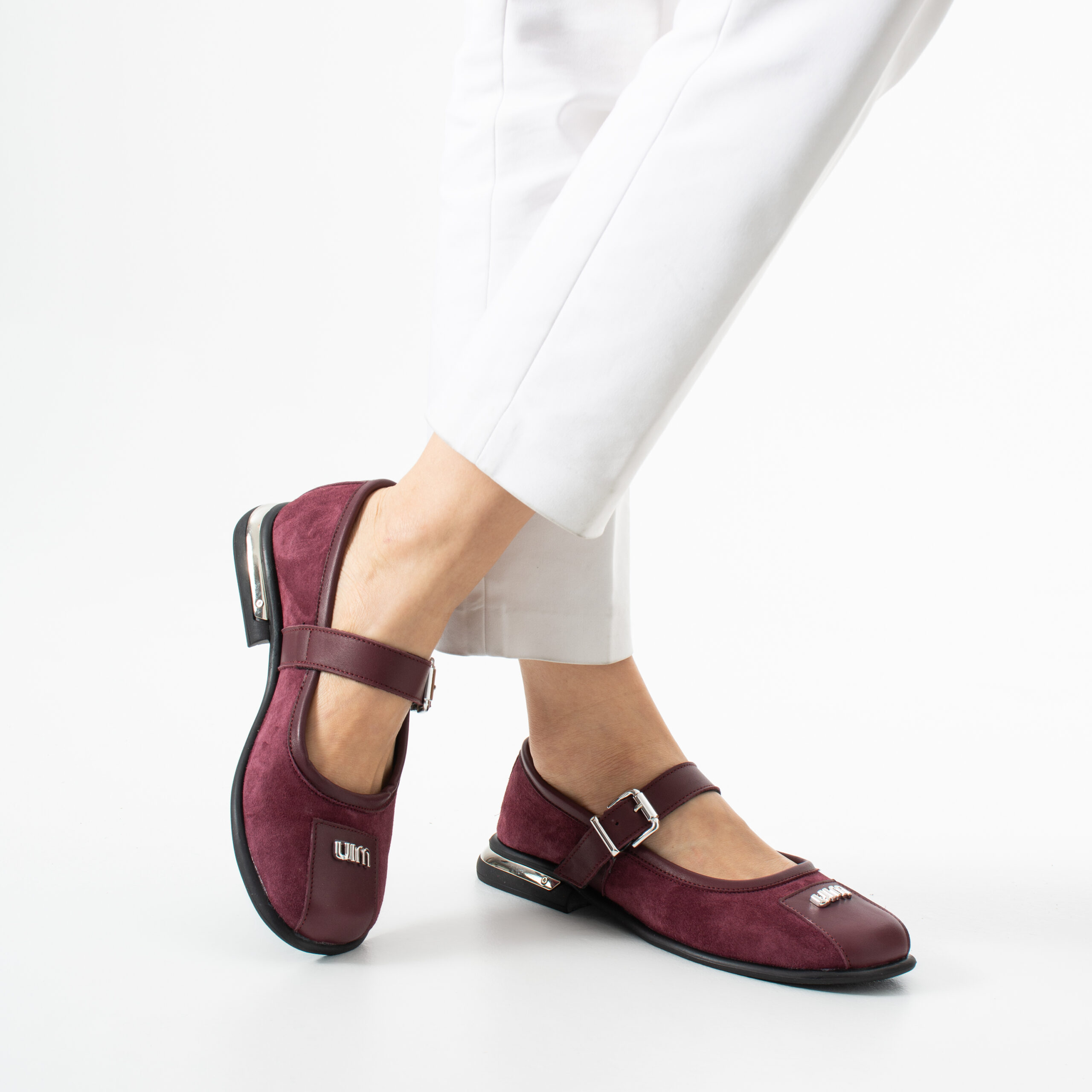 Pantofi Mary Jane Sarai, bordo, din piele întoarsă naturală cu bareta Pantofi Mary Jane Sarai, bordo, din piele întoarsă naturală cu bareta
