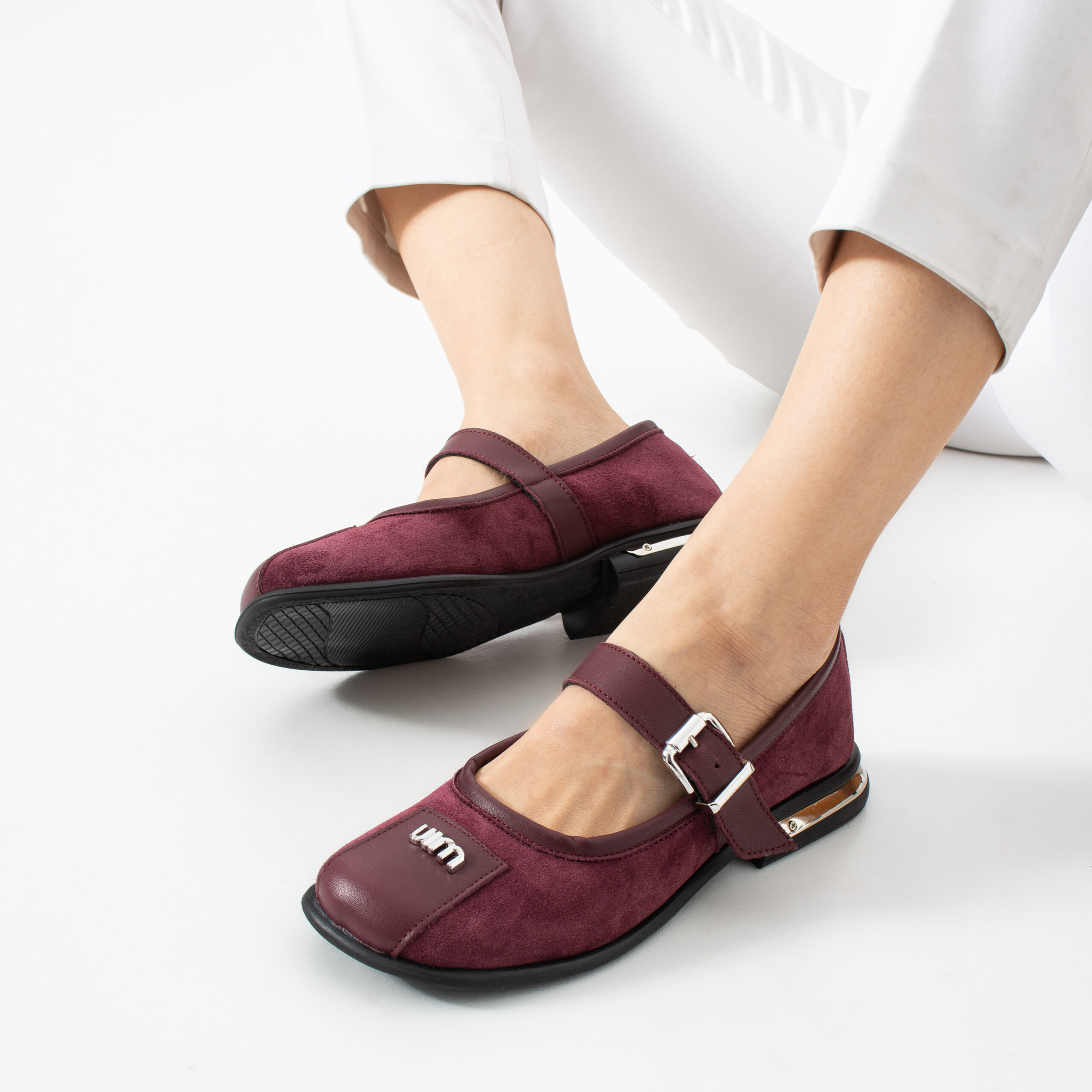 Pantofi Mary Jane Sarai, bordo, din piele întoarsă naturală cu bareta Pantofi Mary Jane Sarai, bordo, din piele întoarsă naturală cu bareta