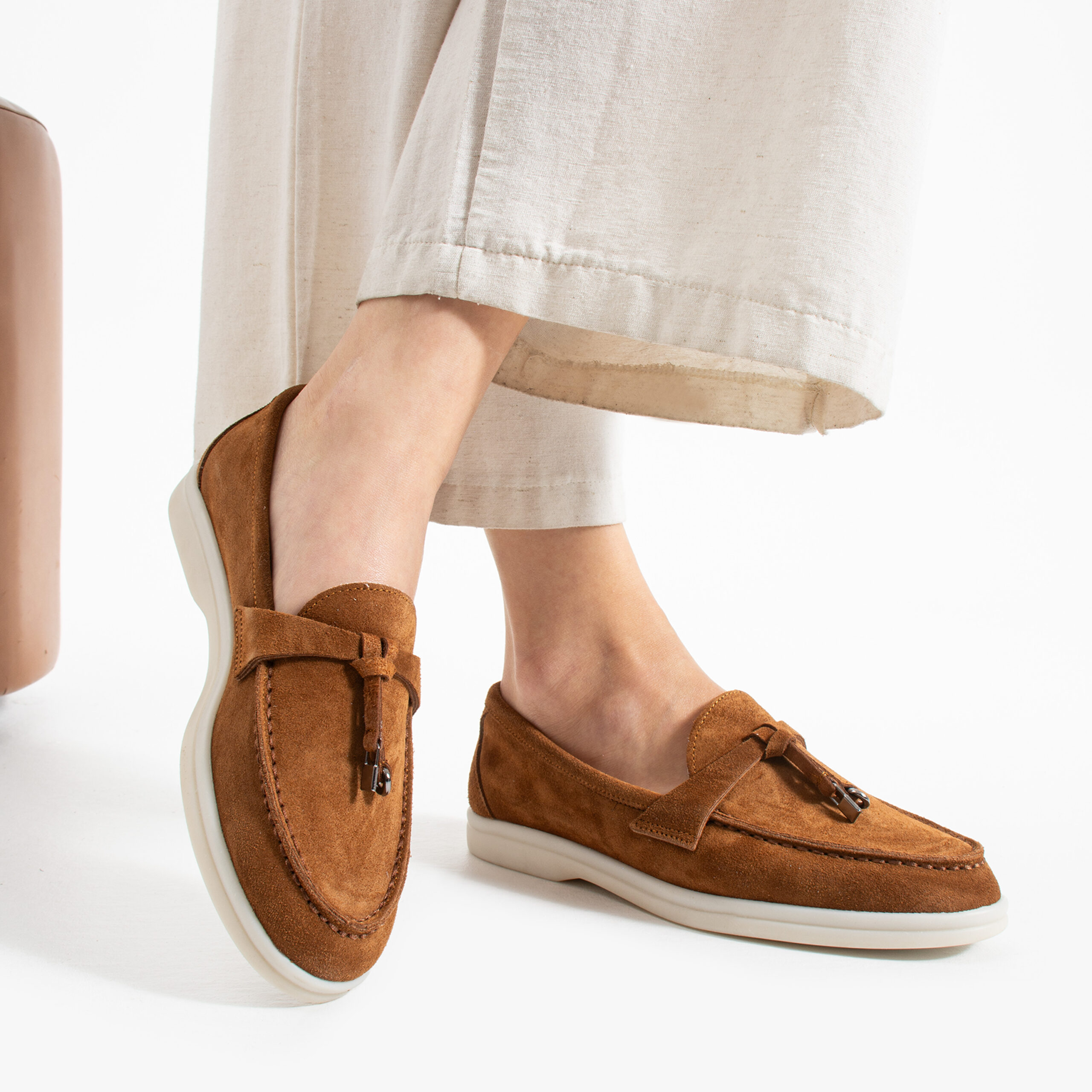 Mocasini de damă maro din piele întoarsă naturală Mombasa Mocasini de damă maro din piele întoarsă naturală Mombasa