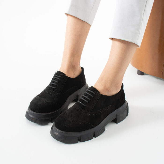 Mocasini Oxford negri de damă din piele întoarsă naturală Carama