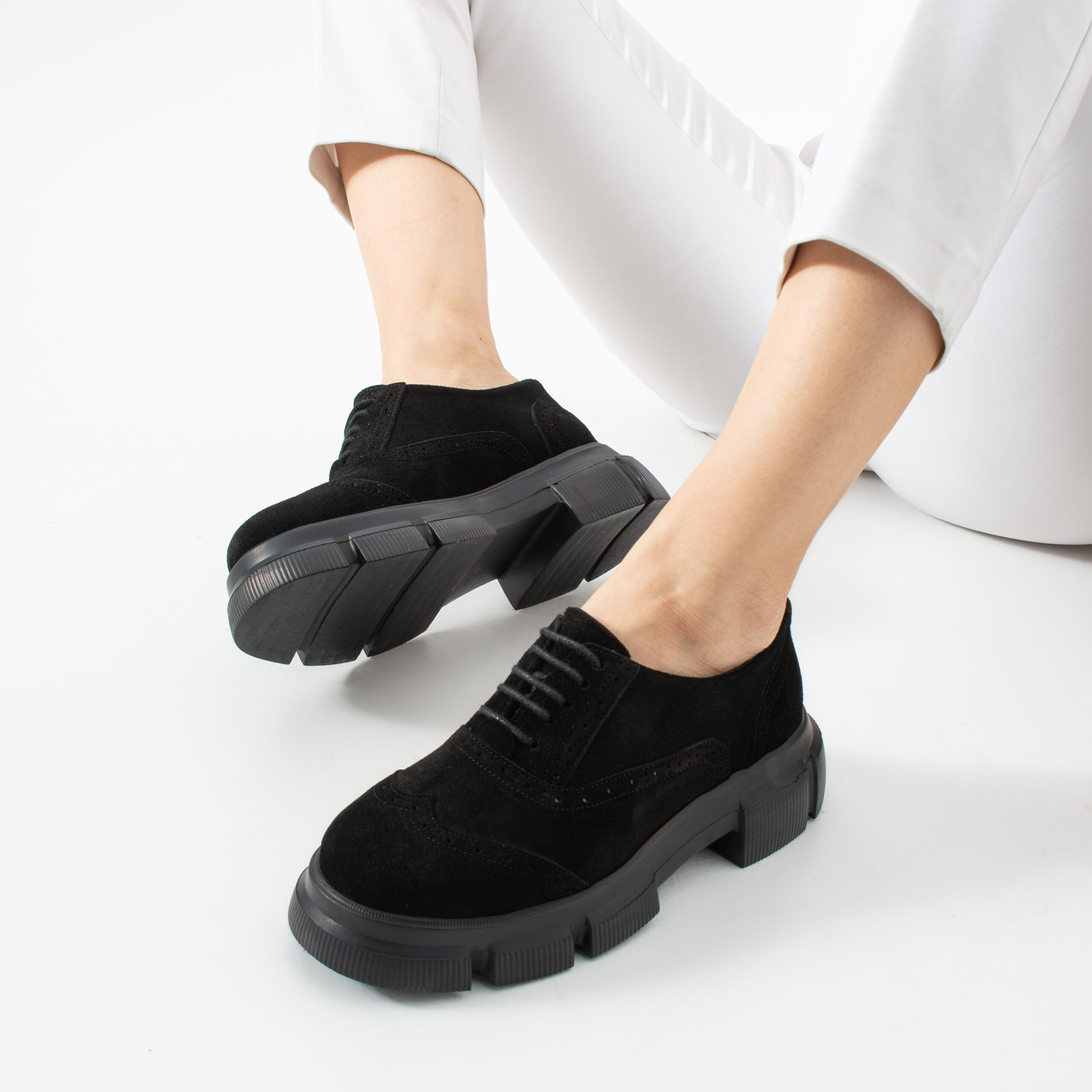 Mocasini Oxford negri de damă din piele întoarsă naturală Carama Mocasini Oxford negri de damă din piele întoarsă naturală Carama