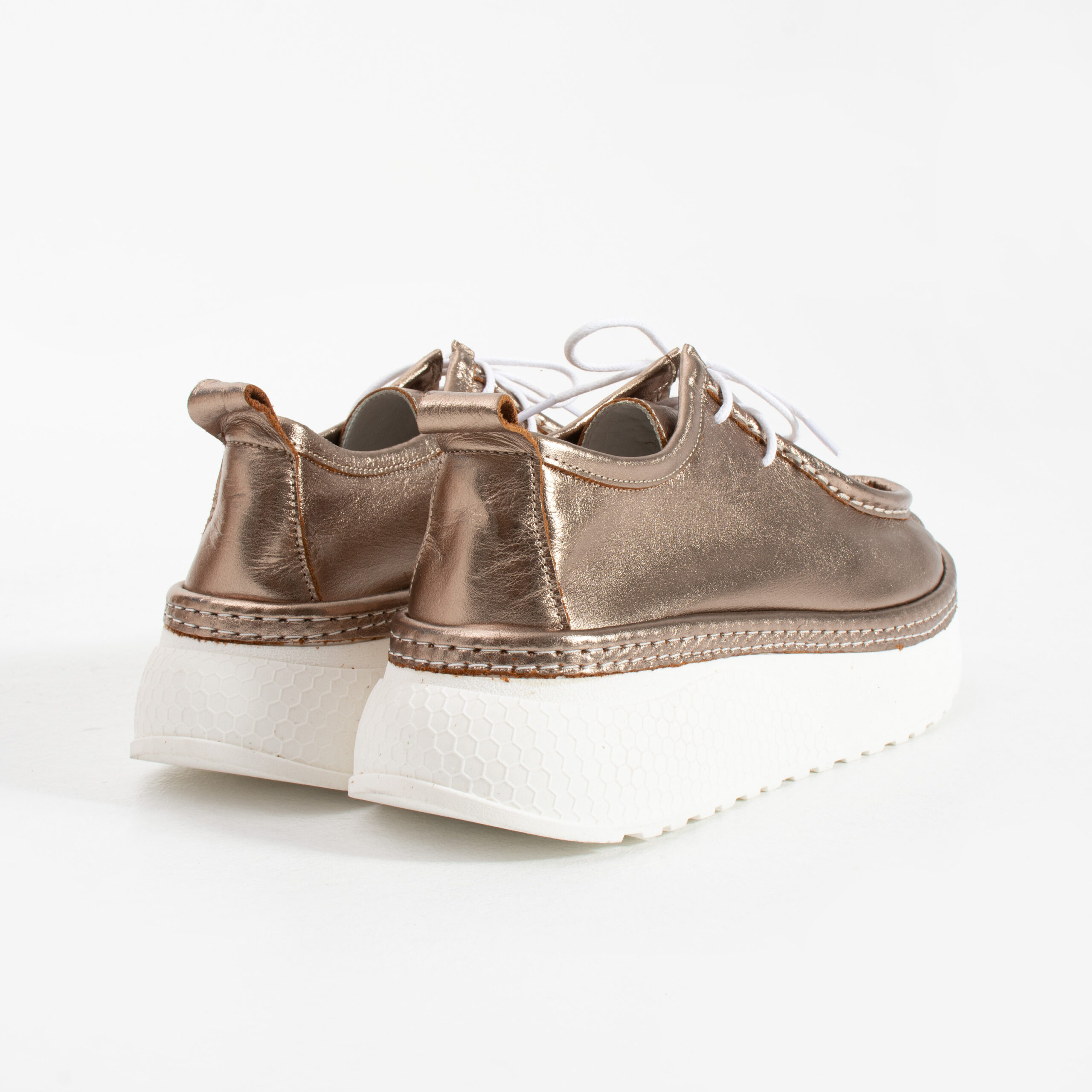 Pantofi de damă aurii cu șireturi din piele naturală și platformă Aelia Pantofi de damă aurii cu șireturi din piele naturală și platformă Aelia