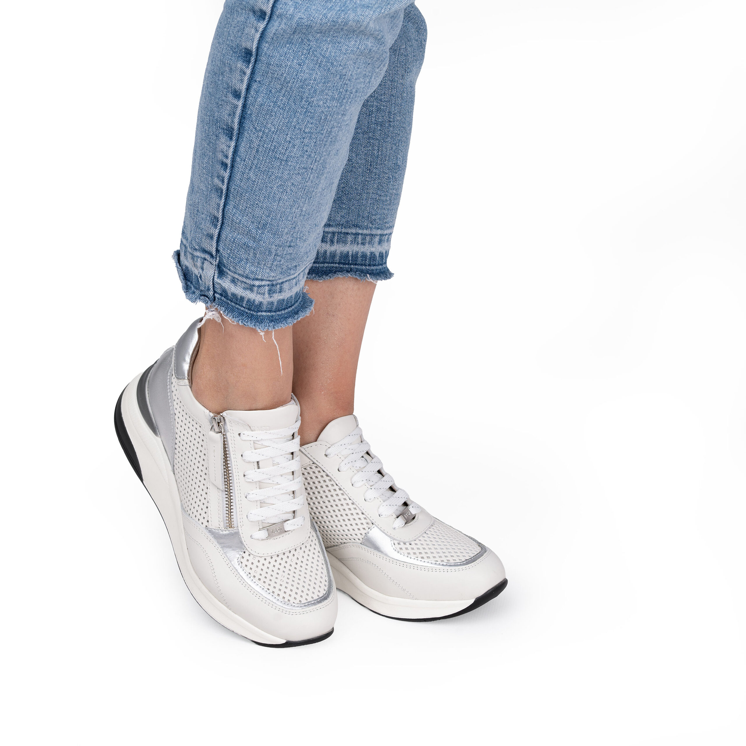 Sneakers albi de damă cu platformă din piele naturală Elia Sneakers albi de damă cu platformă din piele naturală Elia