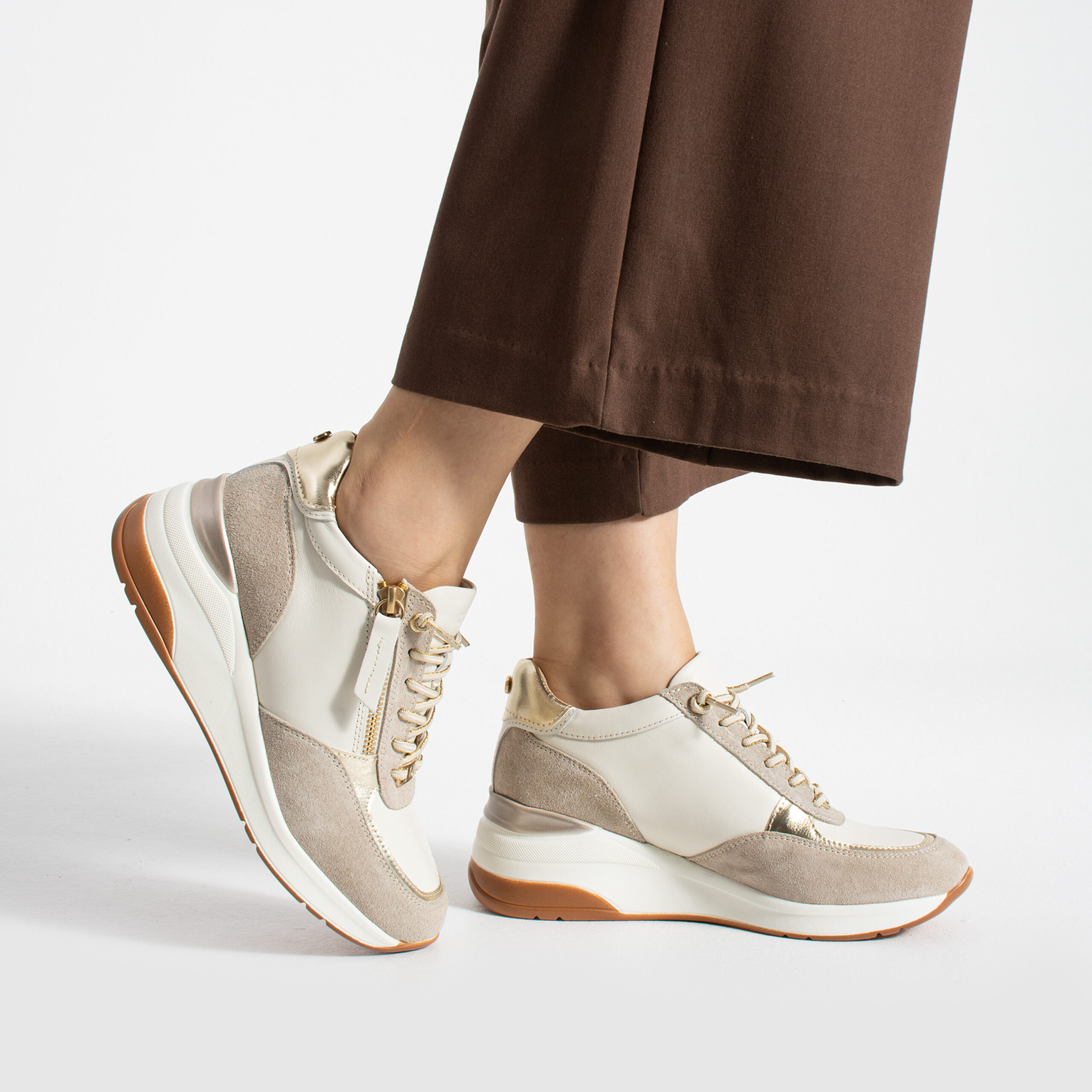 Sneakers damă bej pe platformă din piele naturală Elia Sneakers damă bej pe platformă din piele naturală Elia