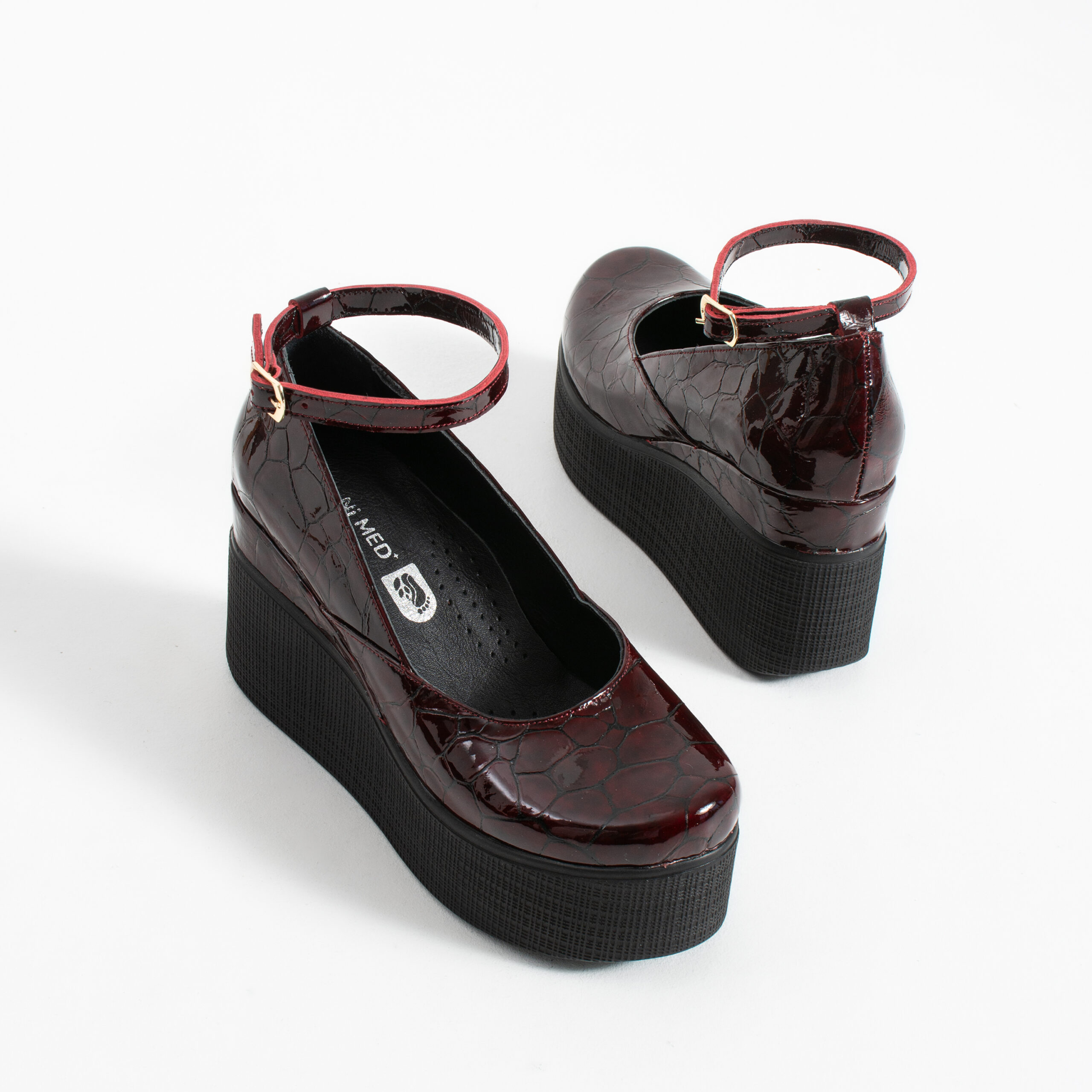 Pantofi de damă bordo din piele naturală lăcuită, cu platformă Ginevra Pantofi de damă bordo din piele naturală lăcuită, cu platformă Ginevra