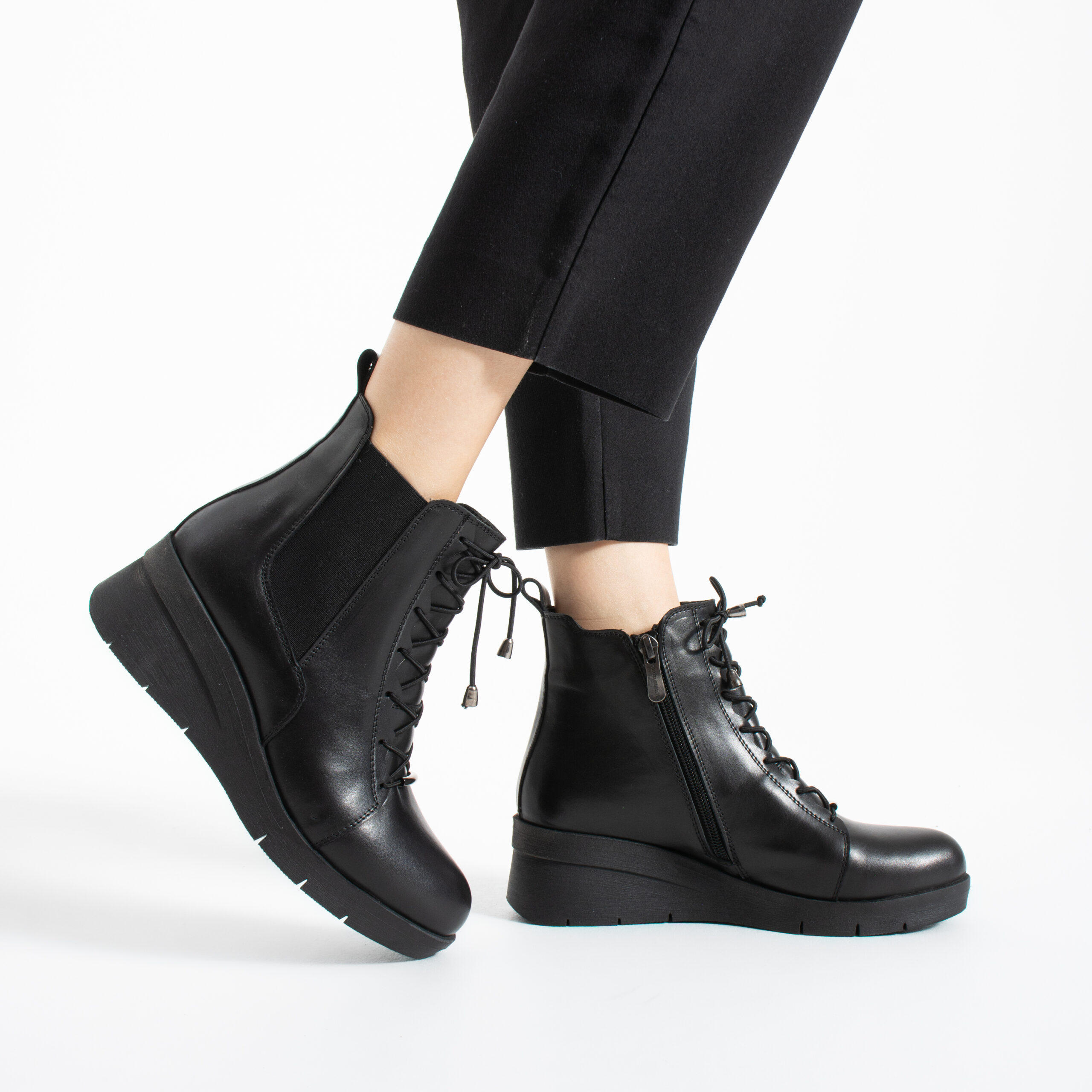 Botine negre de damă cu platformă joasă din piele naturală Chiara Botine negre de damă cu platformă joasă din piele naturală Chiara