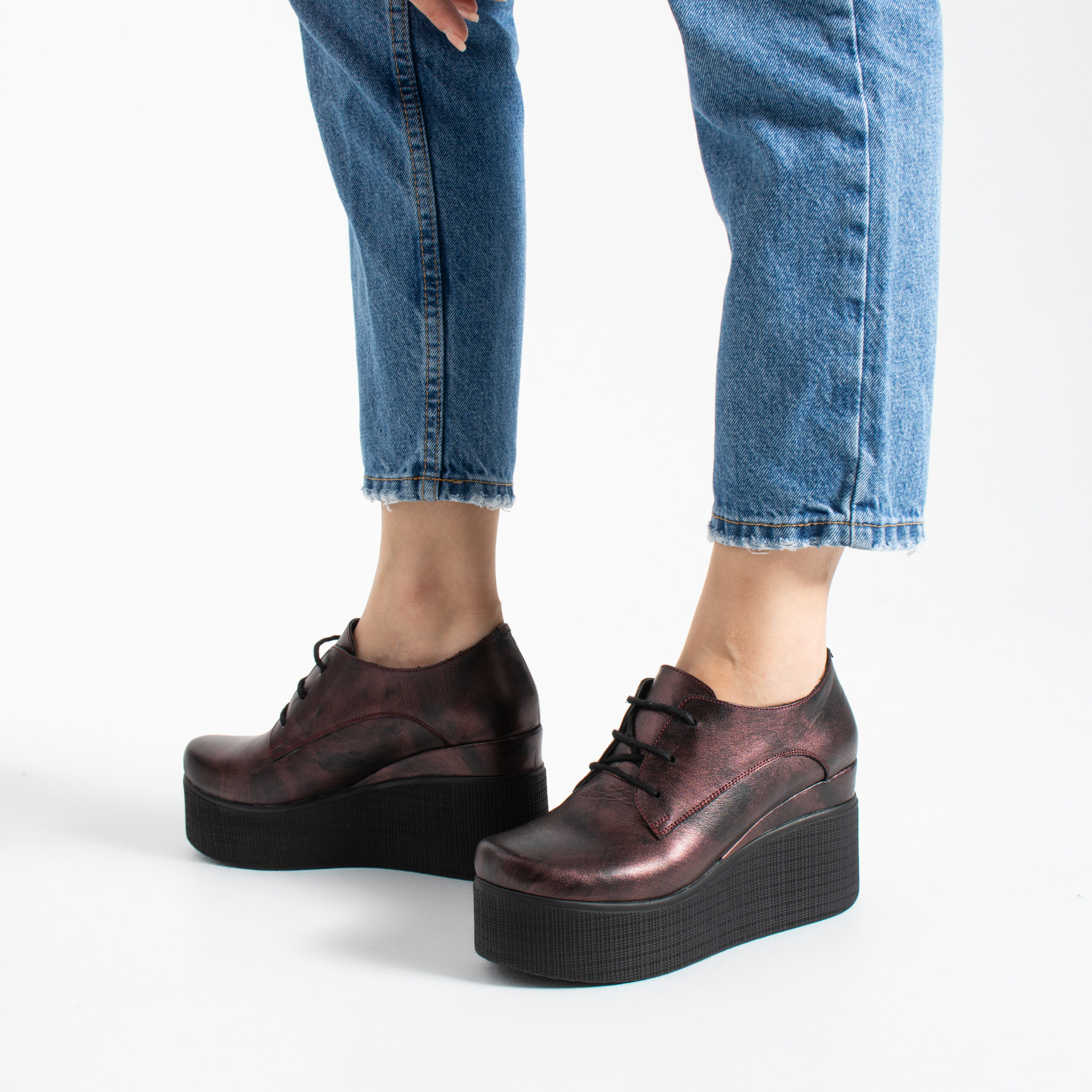 Pantofi de damă bordo cu platformă din piele naturală și șireturi Addison Pantofi de damă bordo cu platformă din piele naturală și șireturi Addison