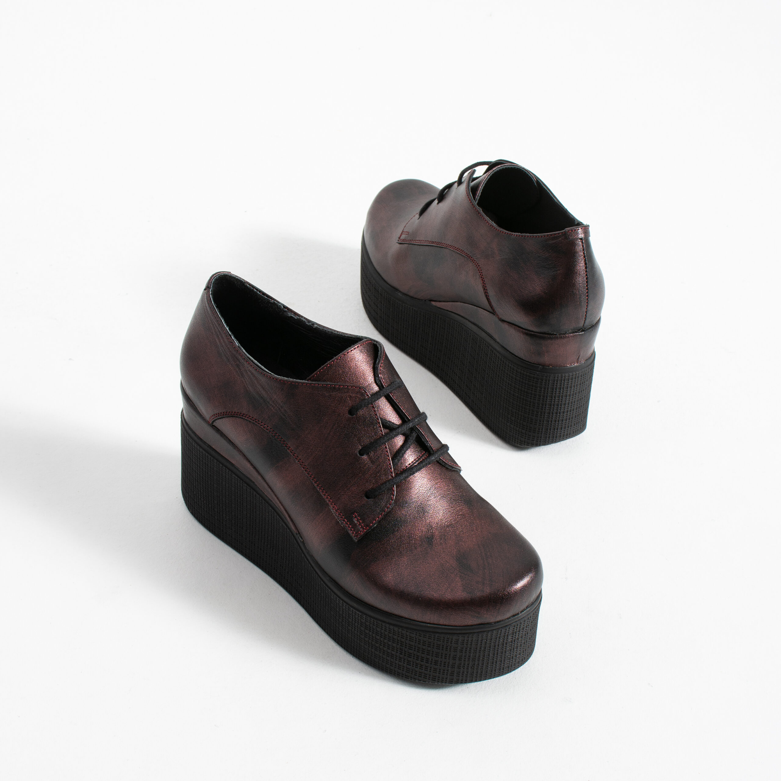 Pantofi de damă bordo cu platformă din piele naturală și șireturi Addison Pantofi de damă bordo cu platformă din piele naturală și șireturi Addison
