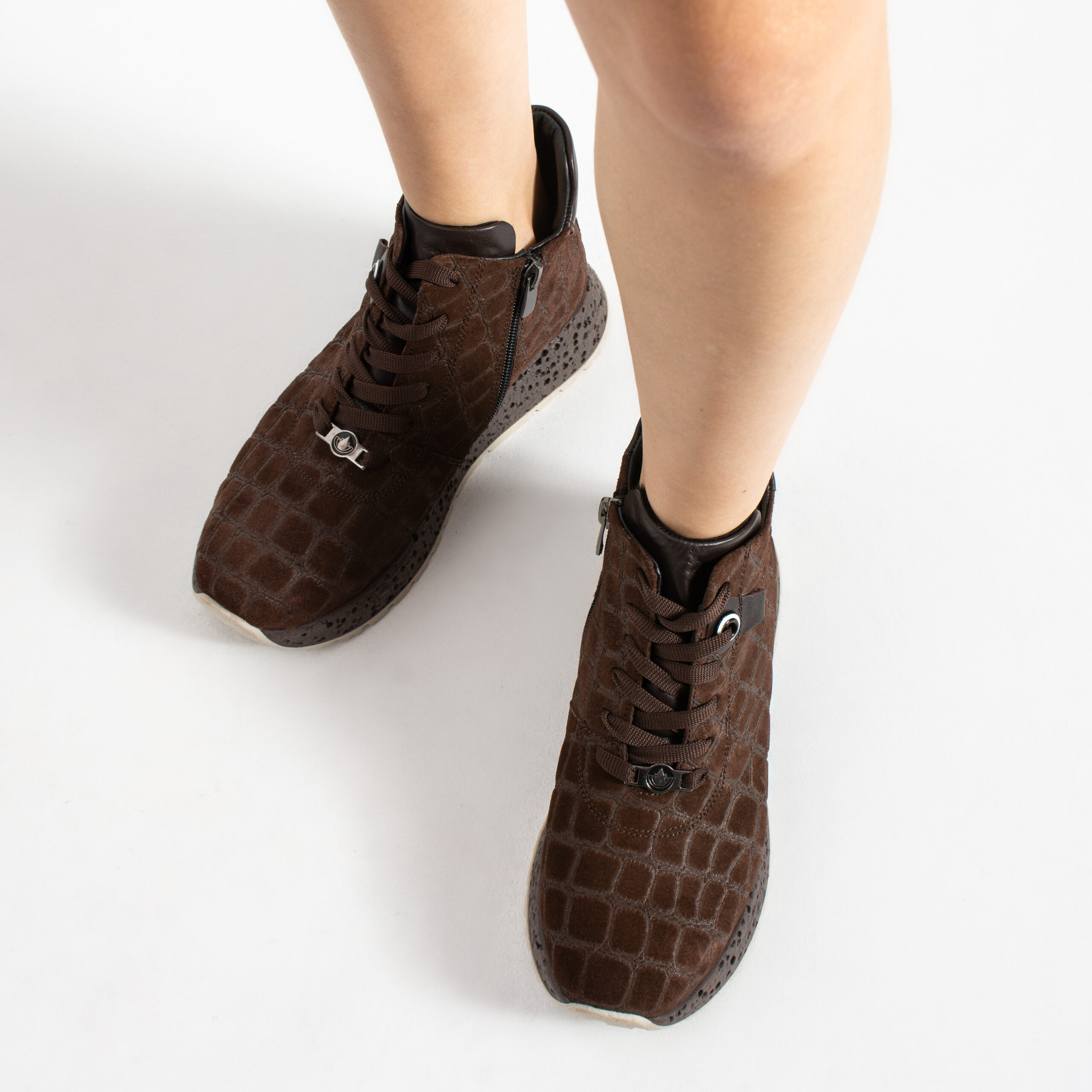 Botine sport maro pentru femei din piele întoarsă naturală Adele Botine sport maro pentru femei din piele întoarsă naturală Adele