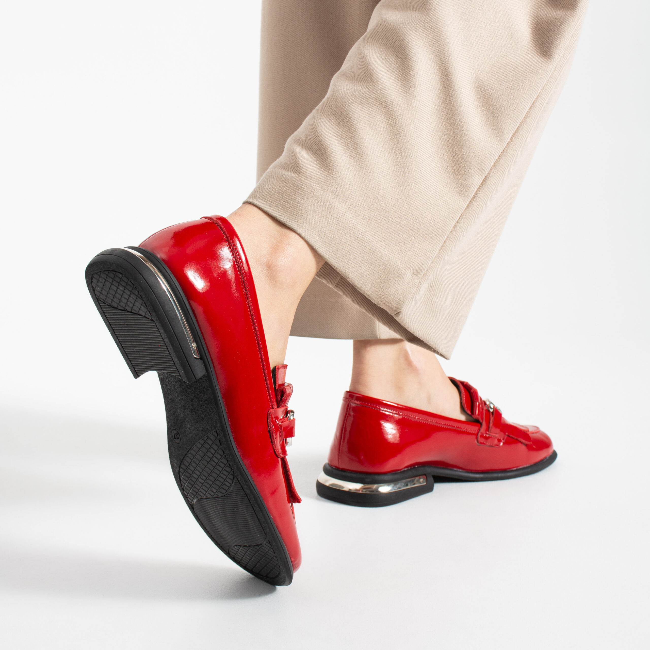 Mocasini damă roșii lăcuiți din piele naturală Amanda Mocasini damă roșii lăcuiți din piele naturală Amanda